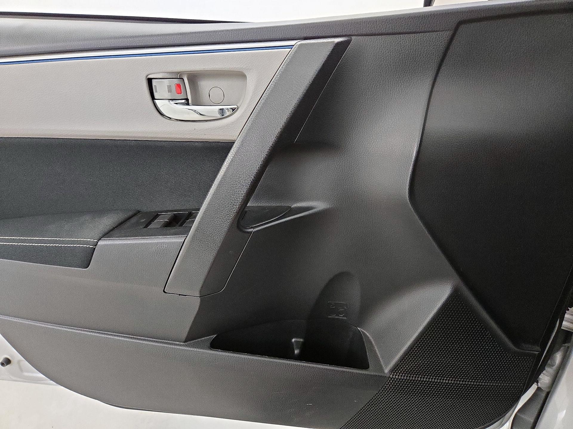 Thumbnail: 2016 Toyota Corolla - 12