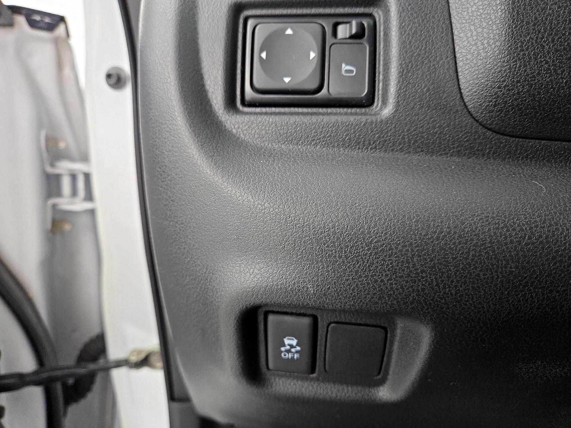 Thumbnail: 2018 Nissan Versa Note - 13