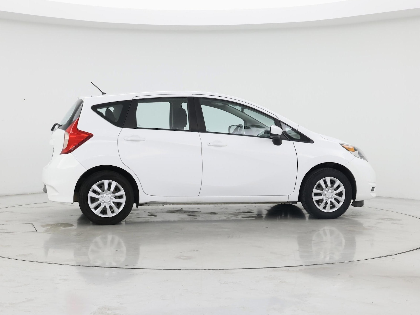 2018 Nissan Versa Note S - Photo 8