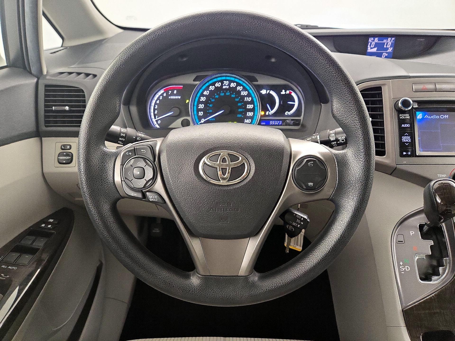 Thumbnail: 2014 Toyota Venza - 10