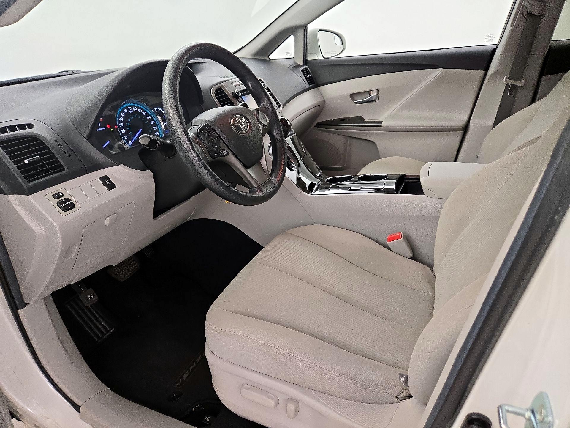 Thumbnail: 2014 Toyota Venza - 11