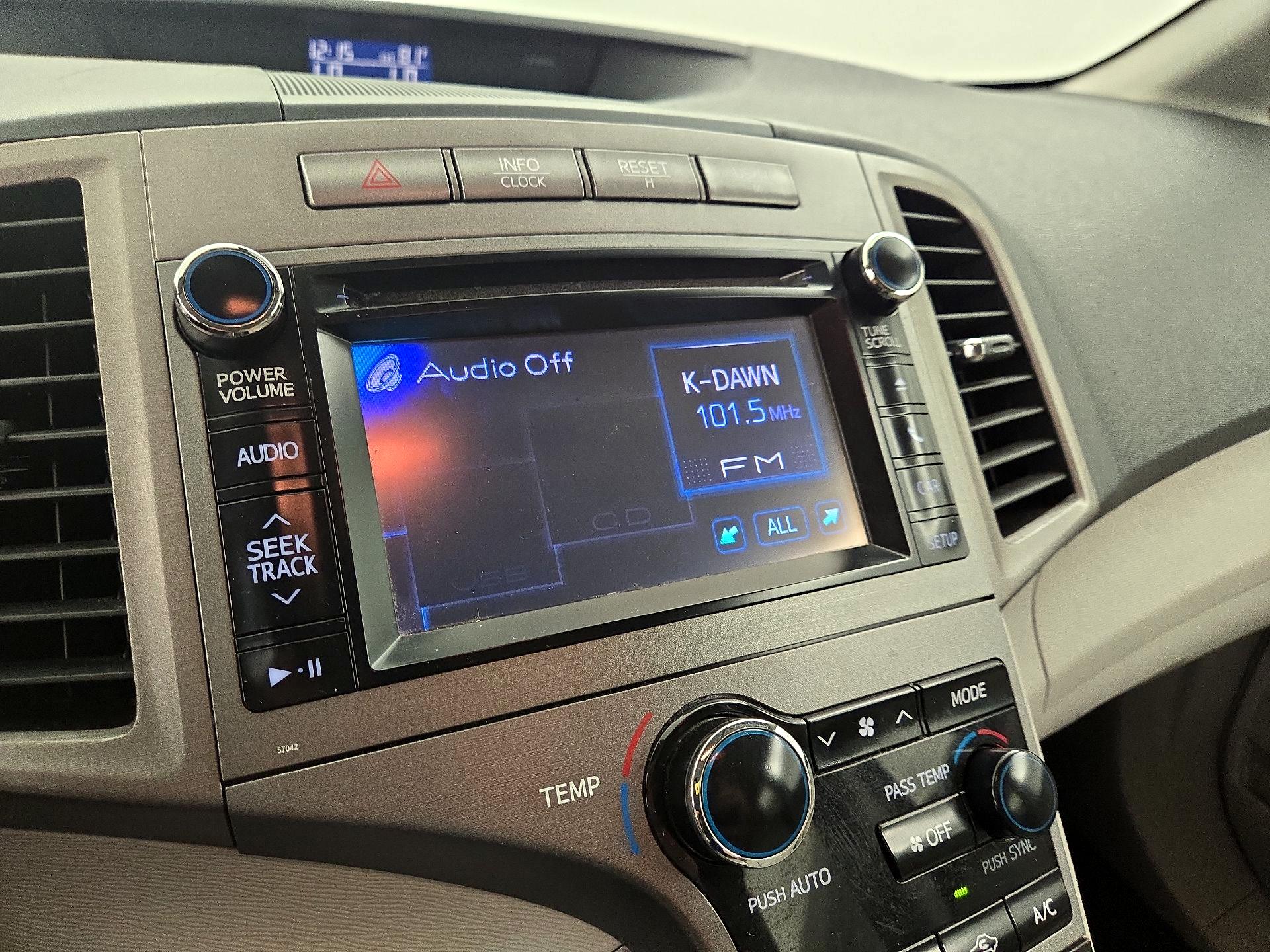Thumbnail: 2014 Toyota Venza - 14