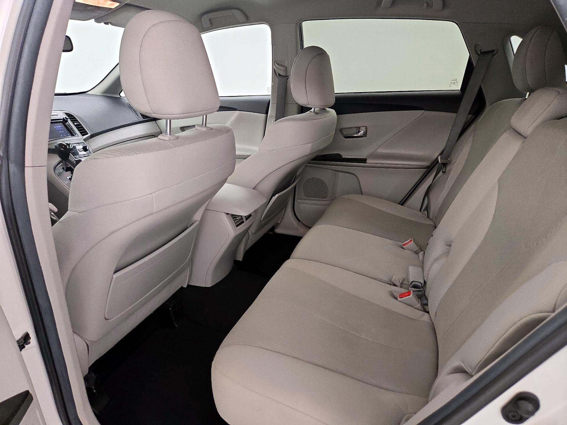 Thumbnail: 2014 Toyota Venza - 17
