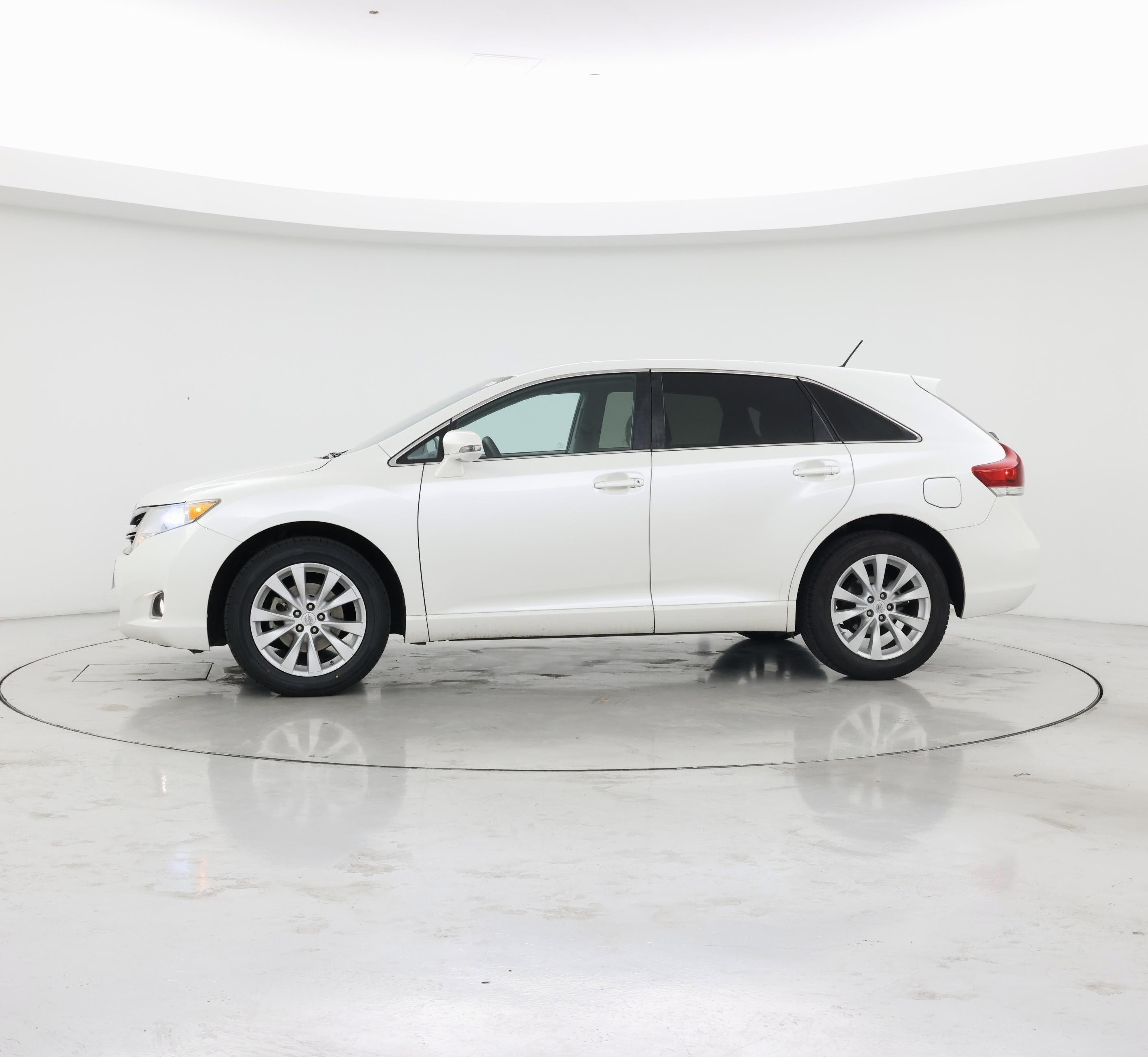 Thumbnail: 2014 Toyota Venza - 3