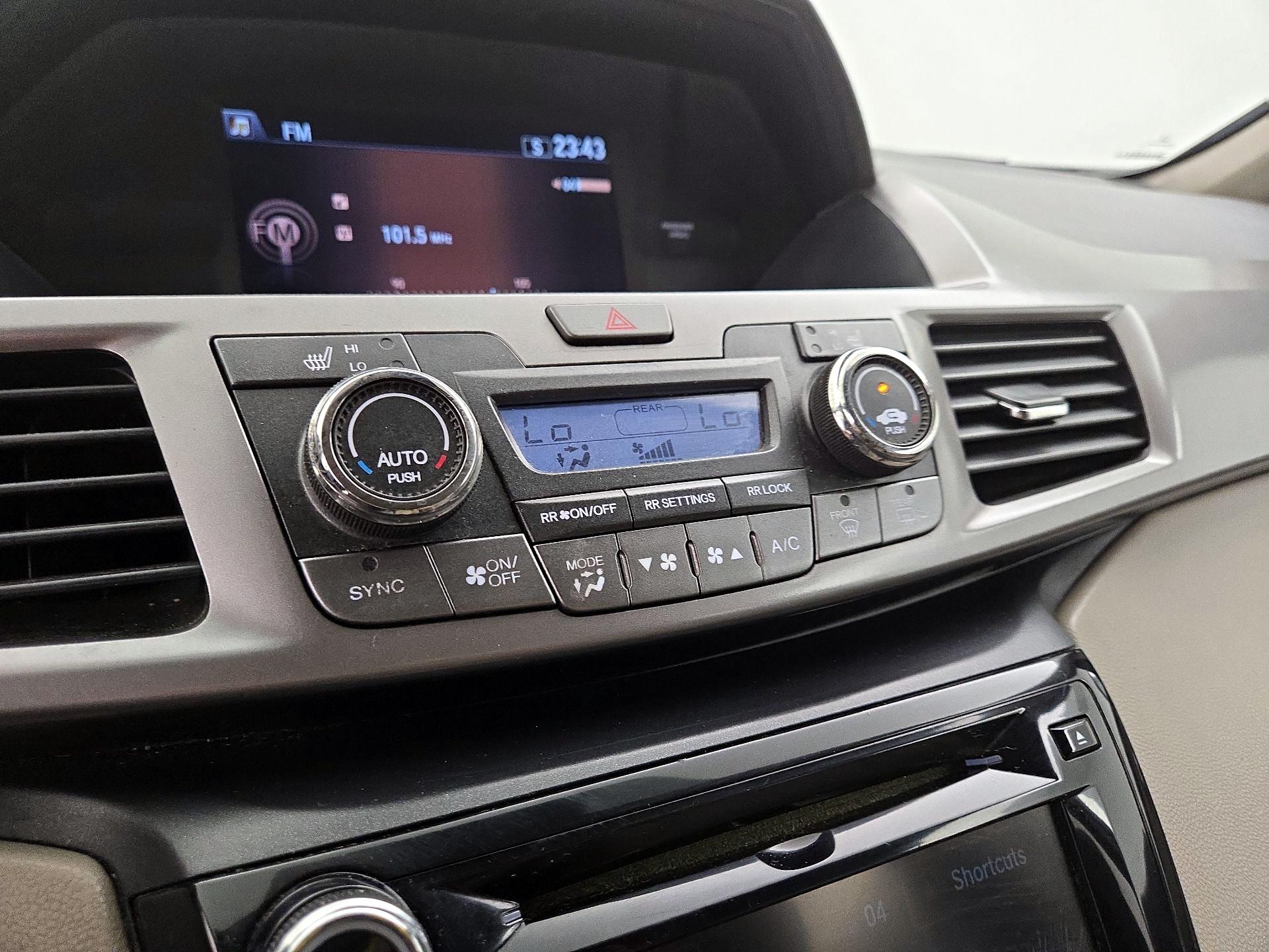 Thumbnail: 2016 Honda Odyssey - 16