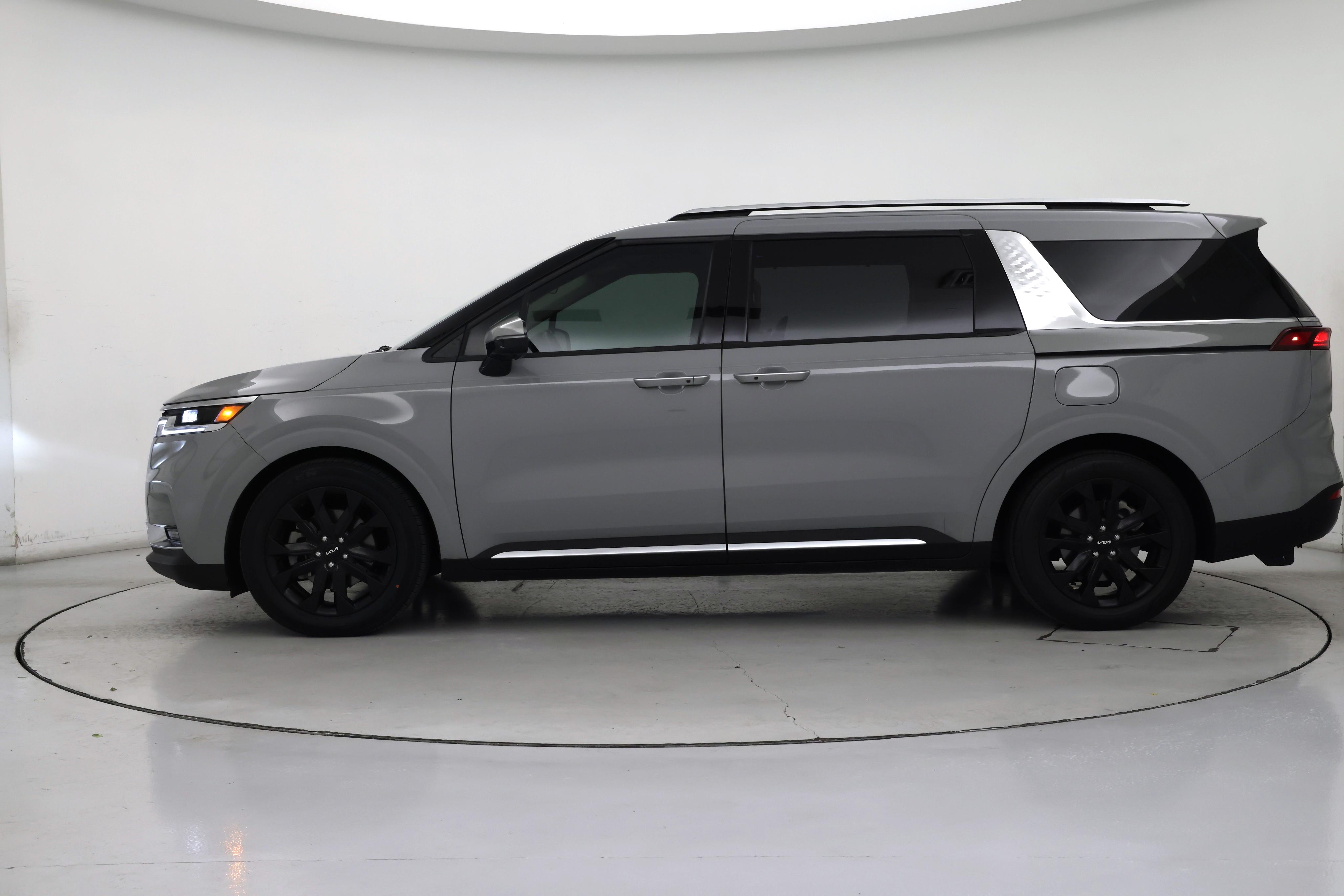 Thumbnail: 2022 Kia Carnival - 3