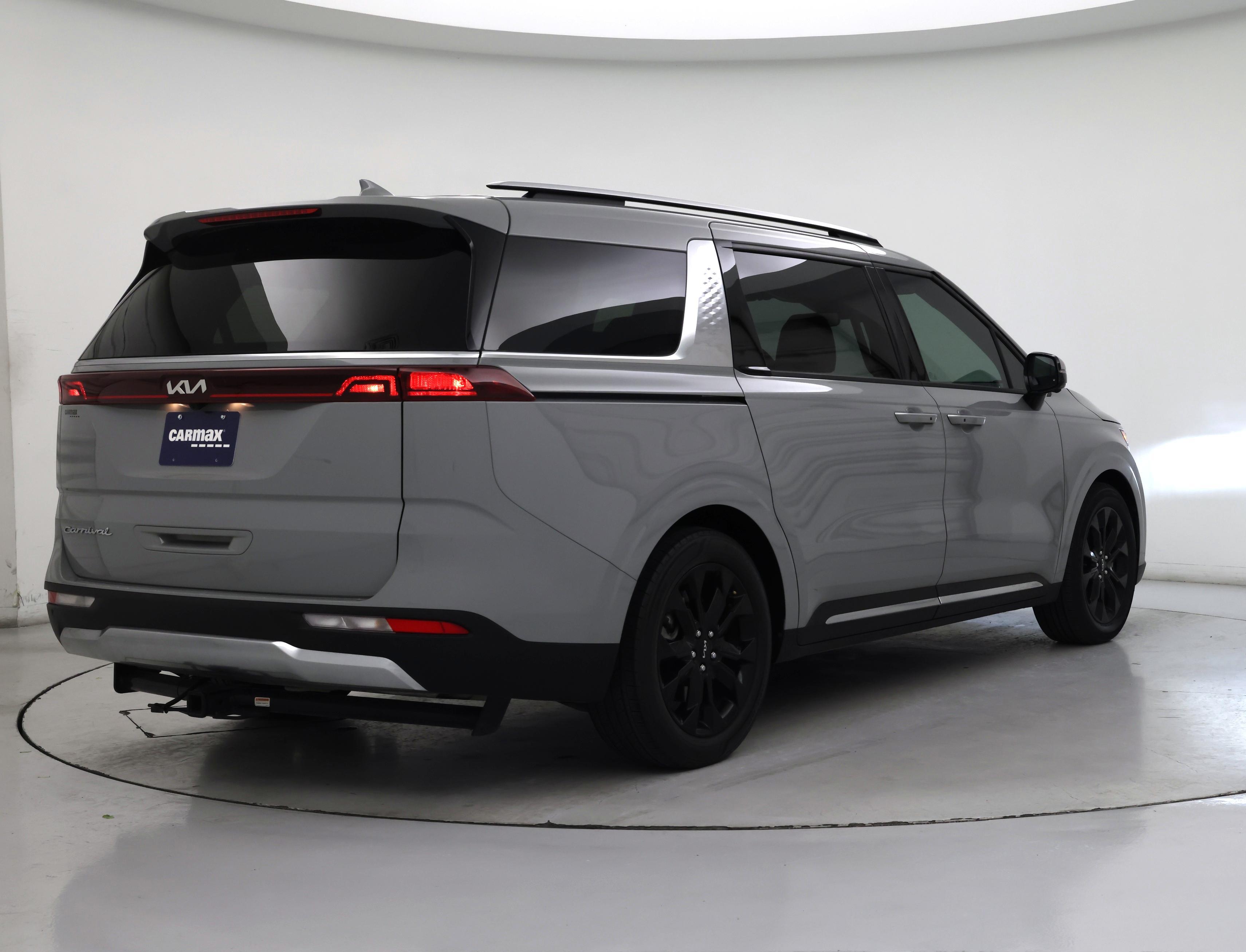 Thumbnail: 2022 Kia Carnival - 8
