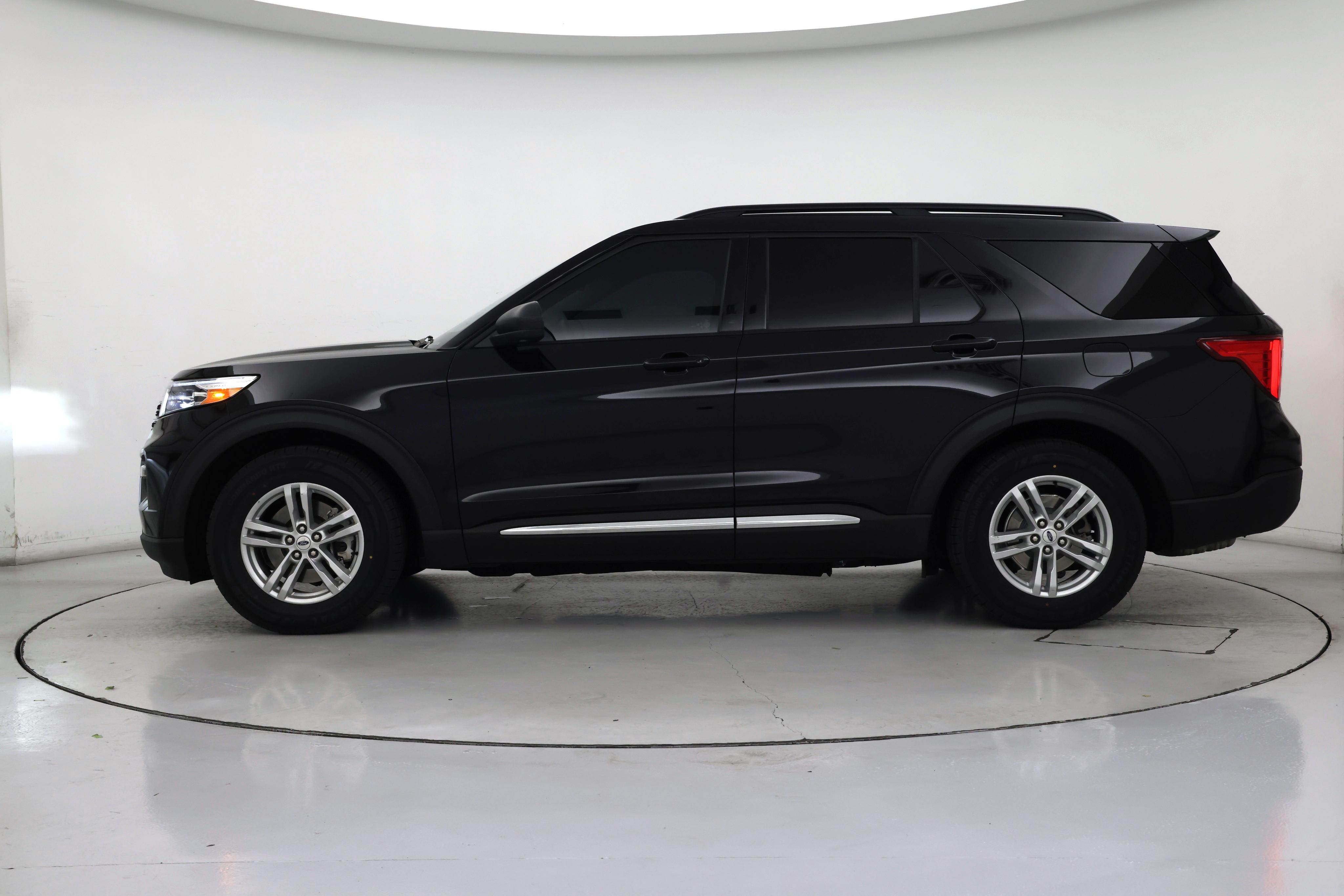 Thumbnail: 2021 Ford Explorer - 3
