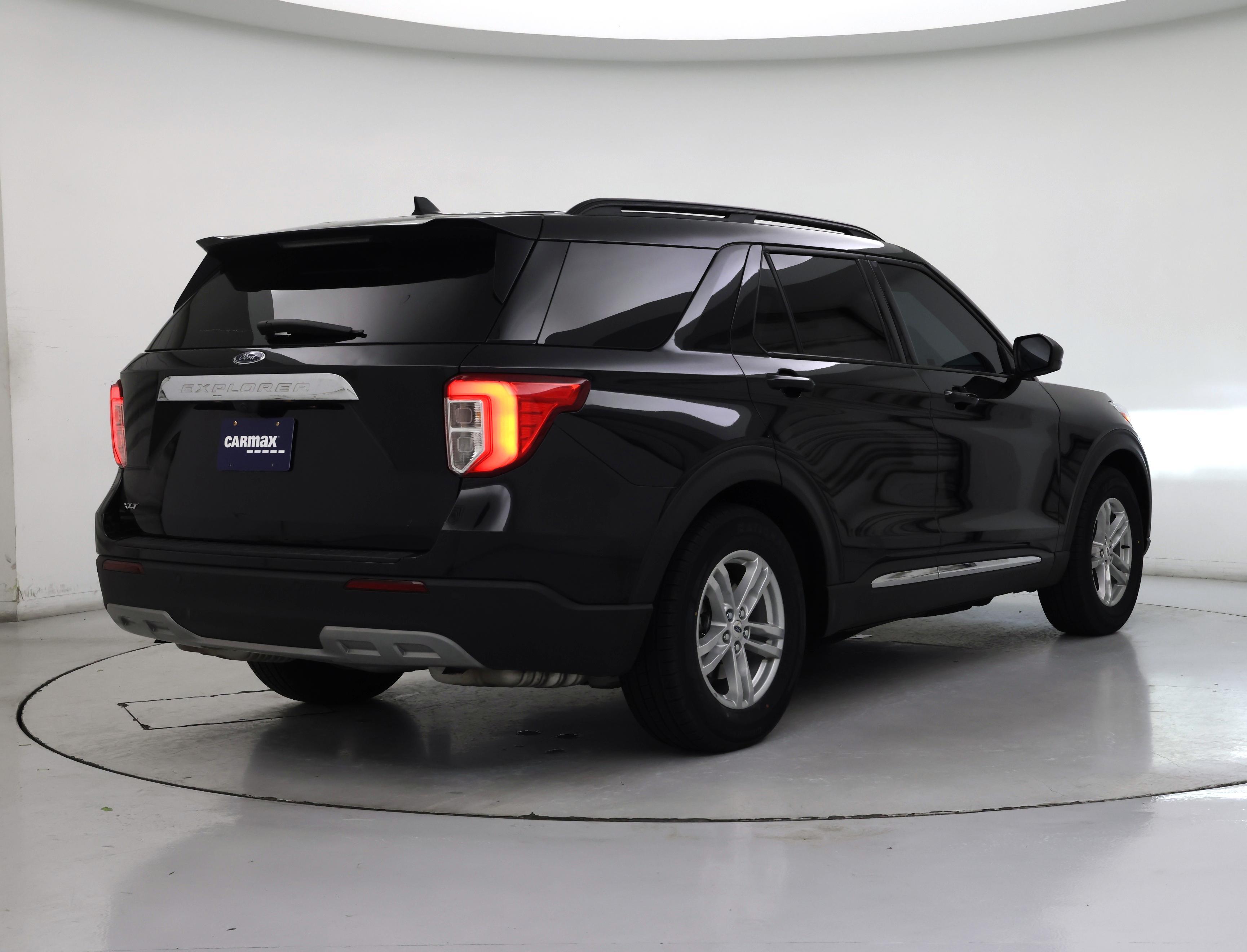Thumbnail: 2021 Ford Explorer - 8