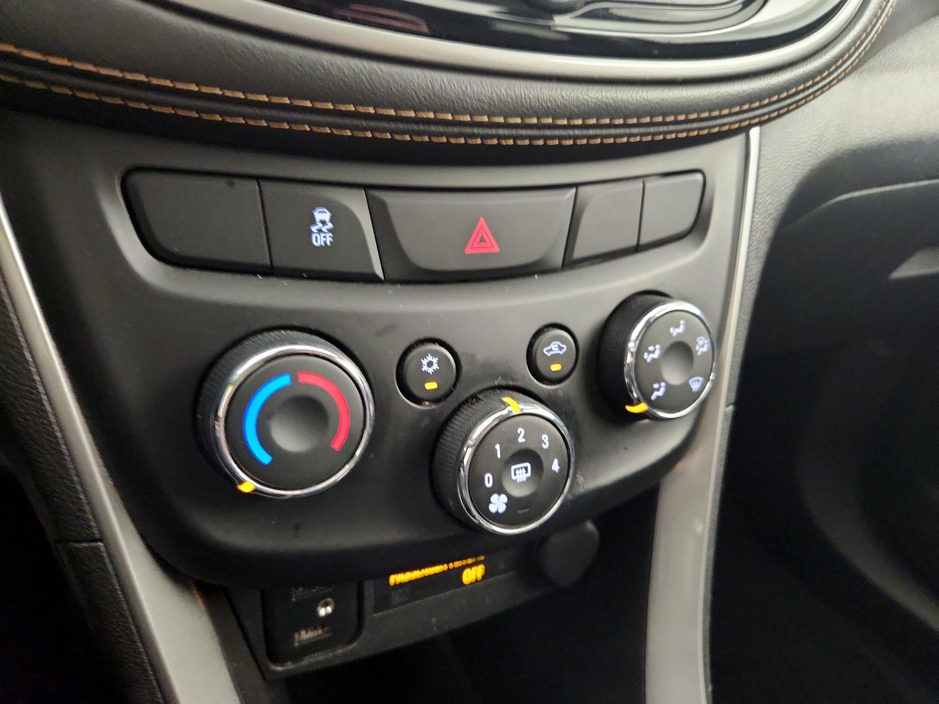 Thumbnail: 2020 Chevrolet Trax - 16