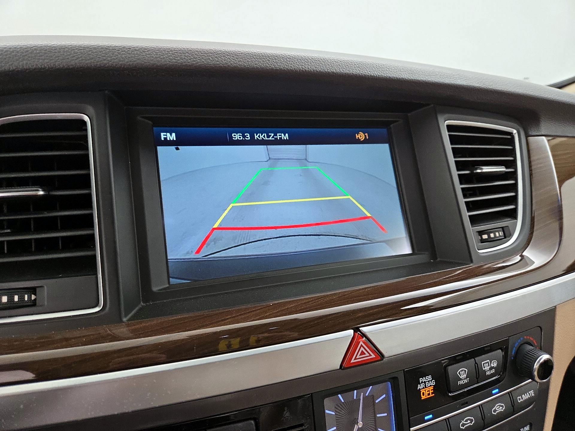 Thumbnail: 2015 Hyundai Genesis - 15