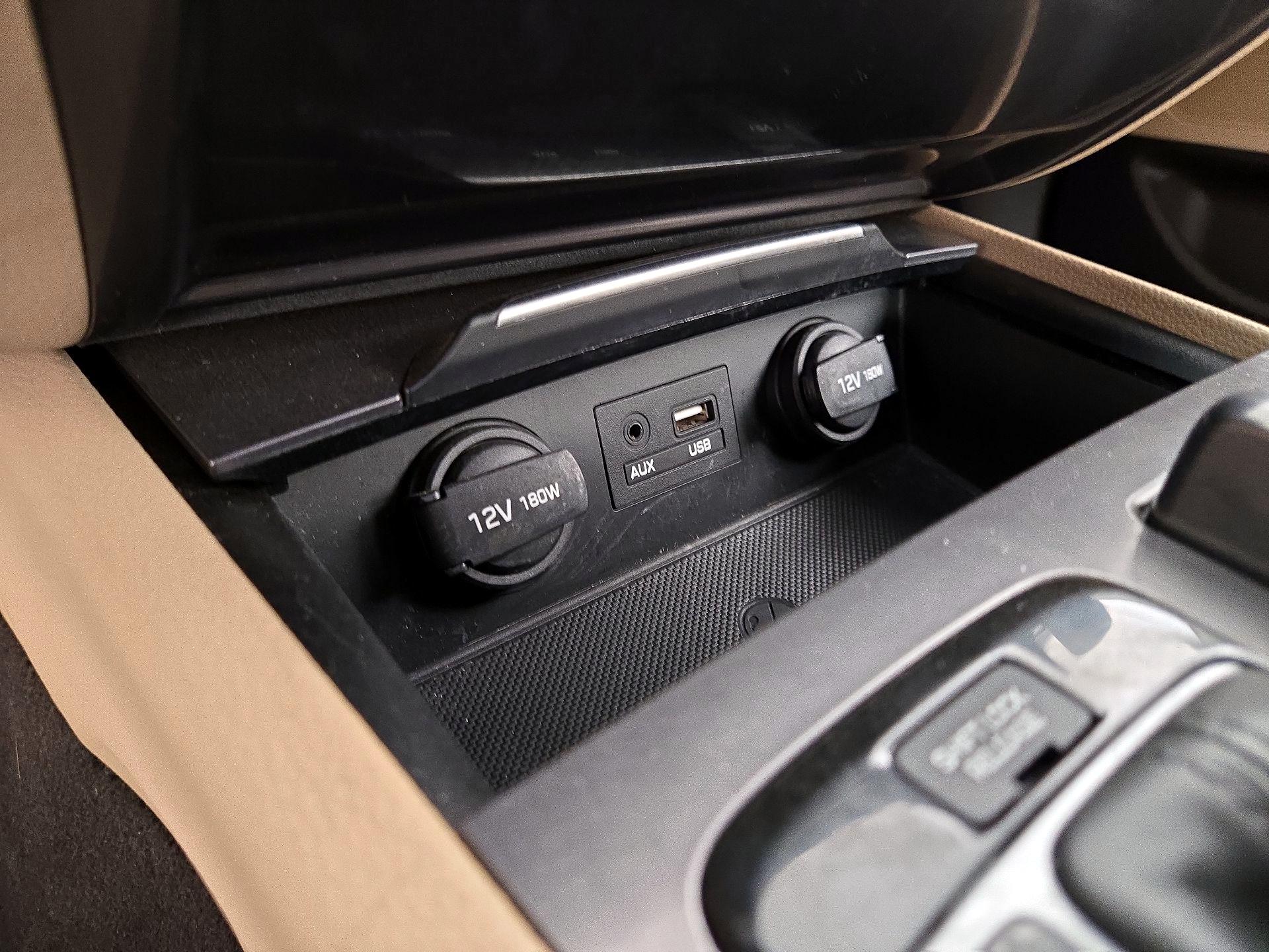 Thumbnail: 2015 Hyundai Genesis - 19