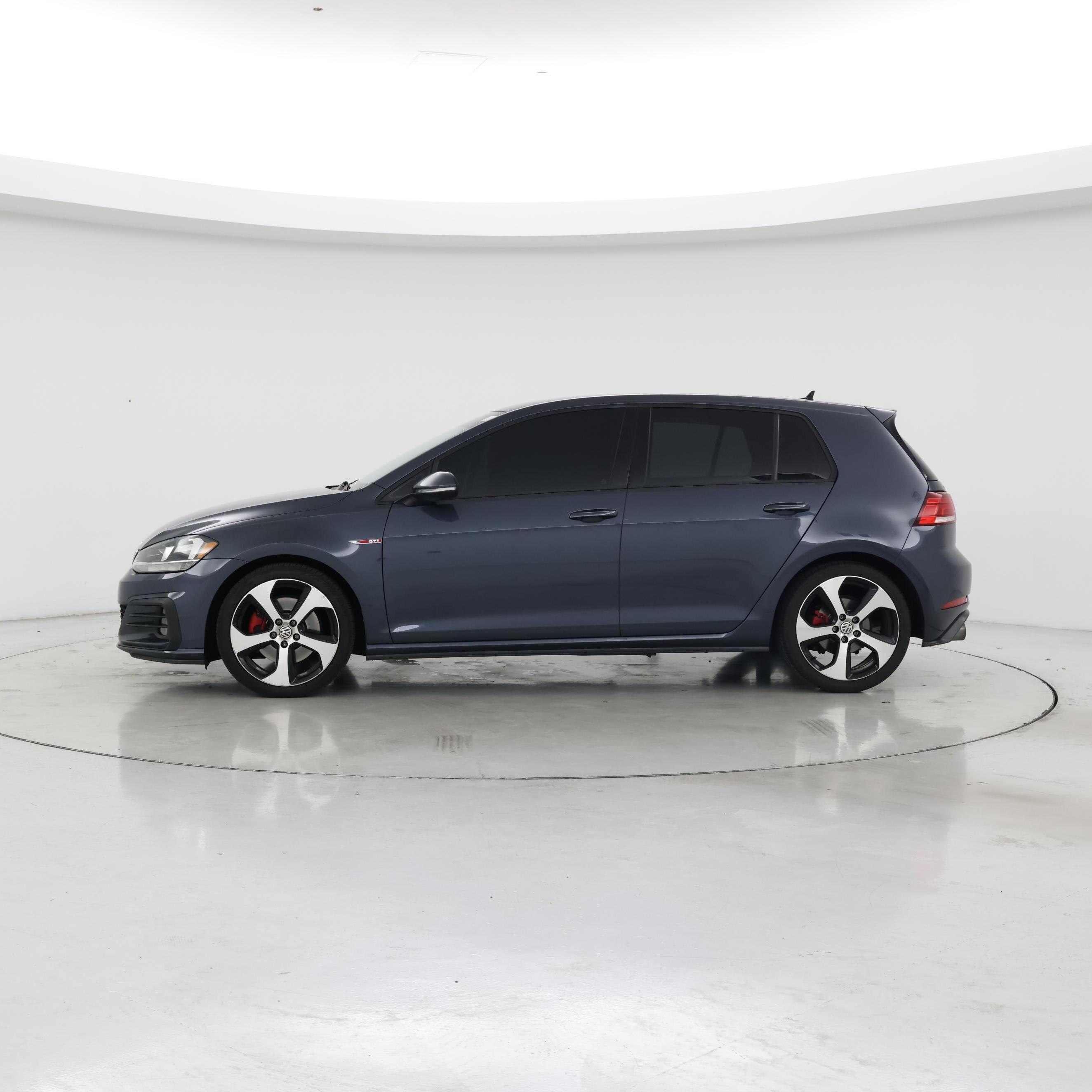 Thumbnail: 2018 Volkswagen Golf - 3