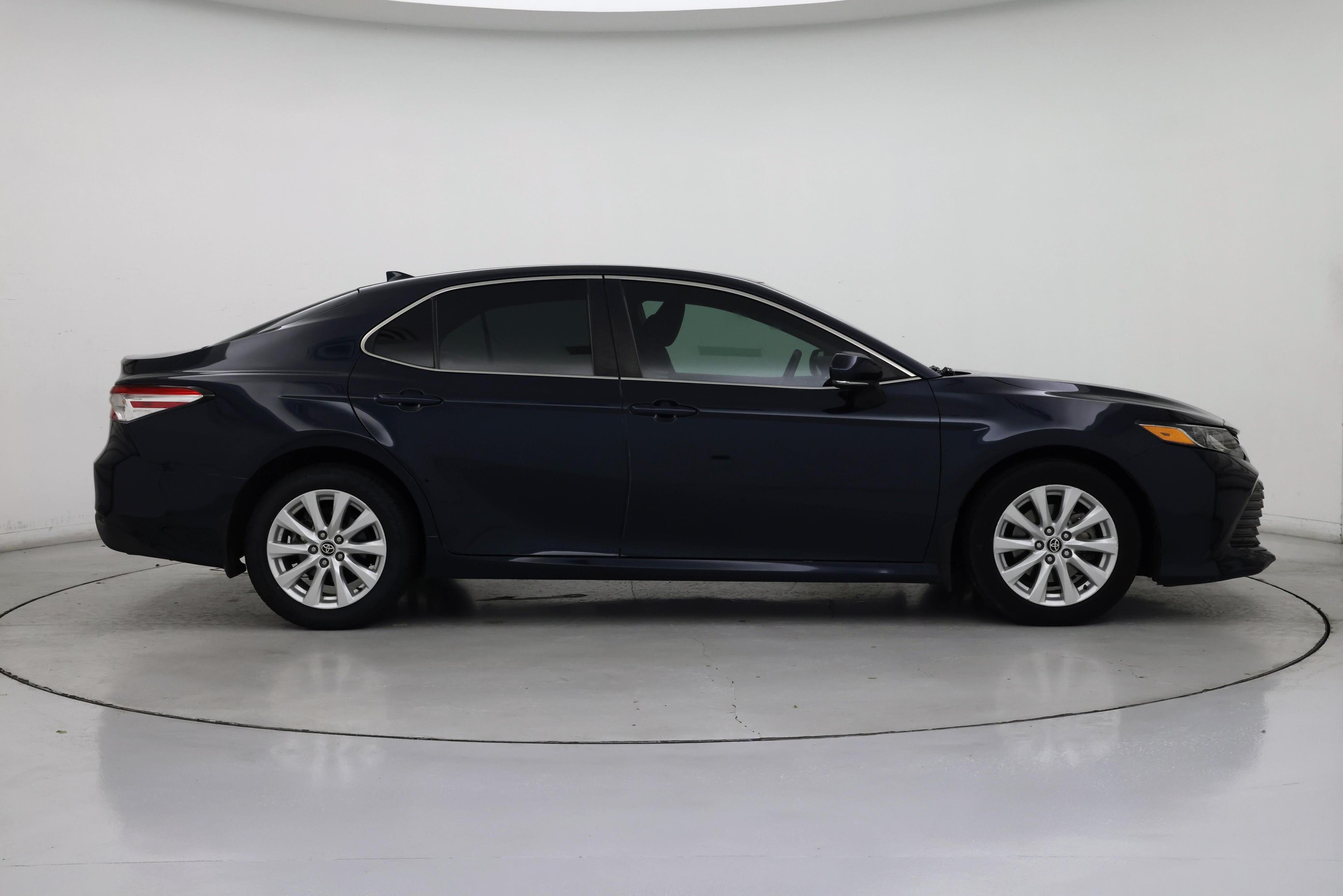 Thumbnail: 2020 Toyota Camry - 7