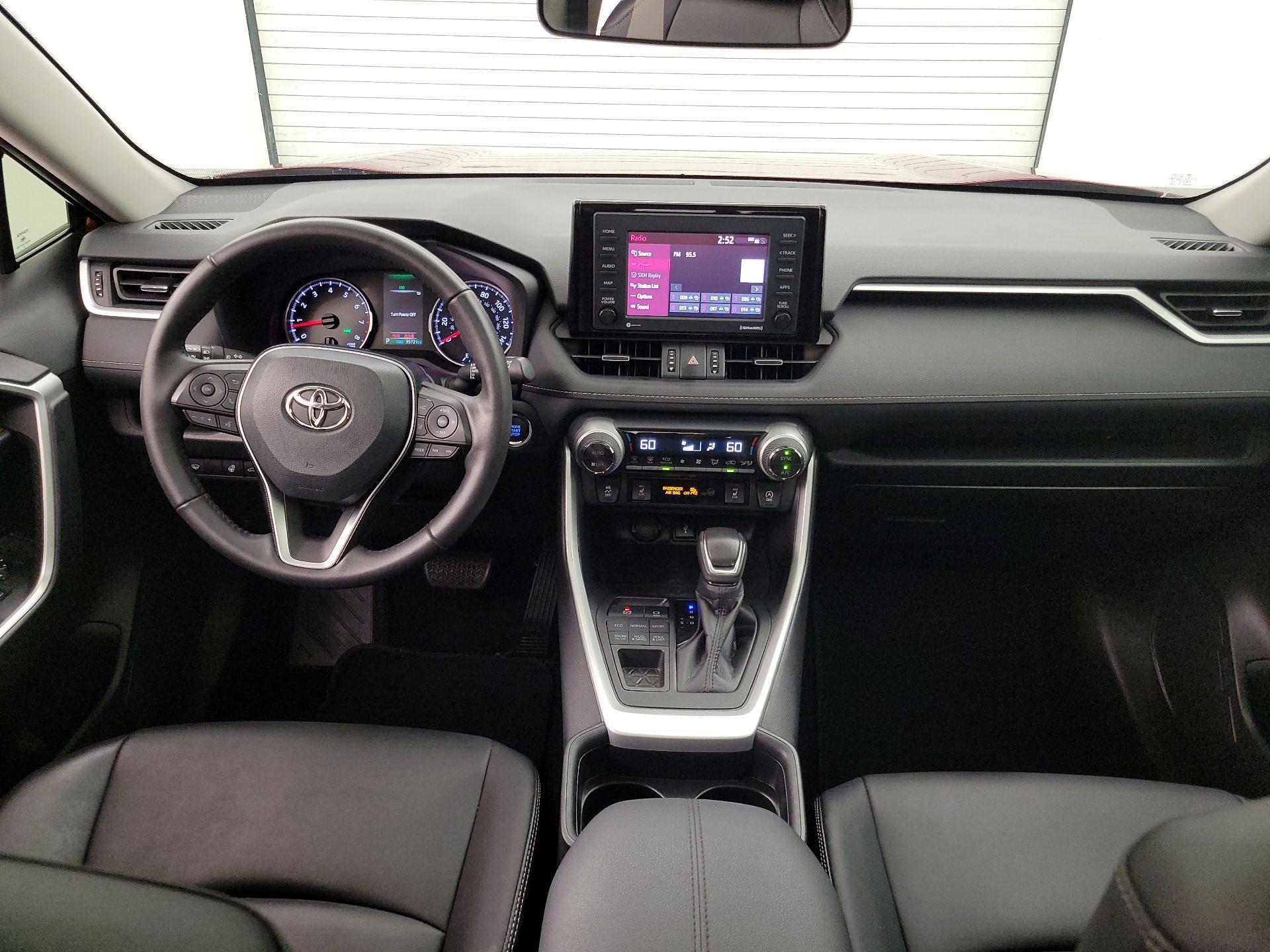 Thumbnail: 2021 Toyota RAV4 - 9