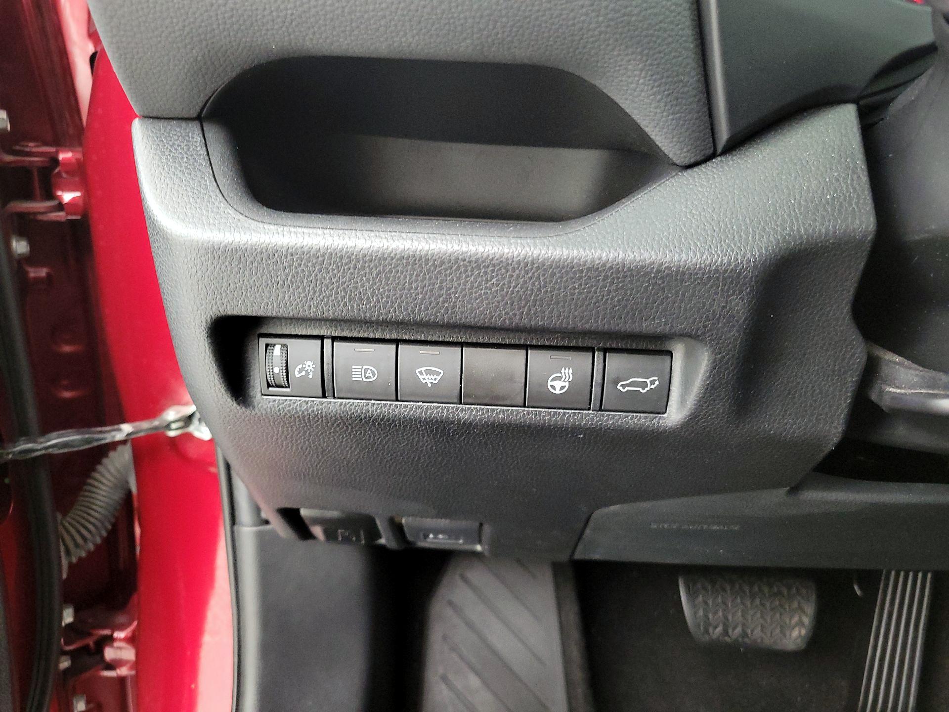 Thumbnail: 2021 Toyota RAV4 - 13