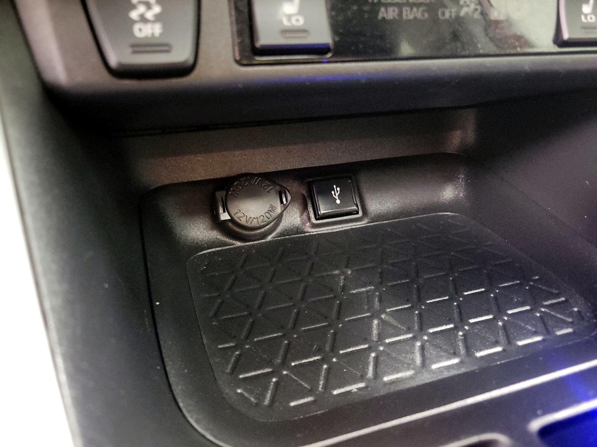 Thumbnail: 2021 Toyota RAV4 - 18