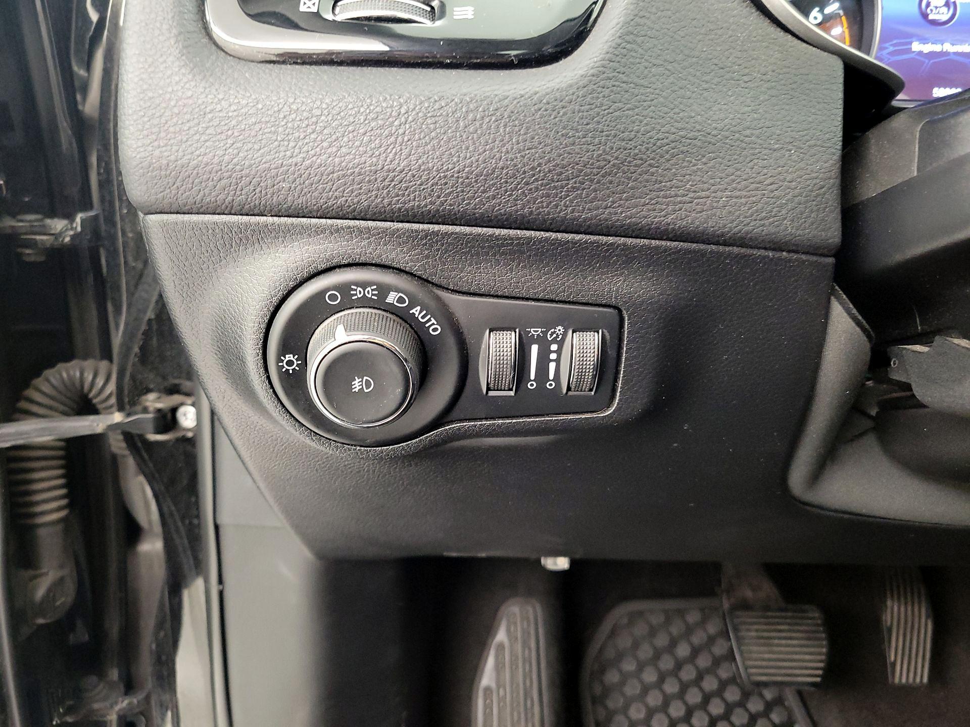 Thumbnail: 2021 Jeep Compass - 13