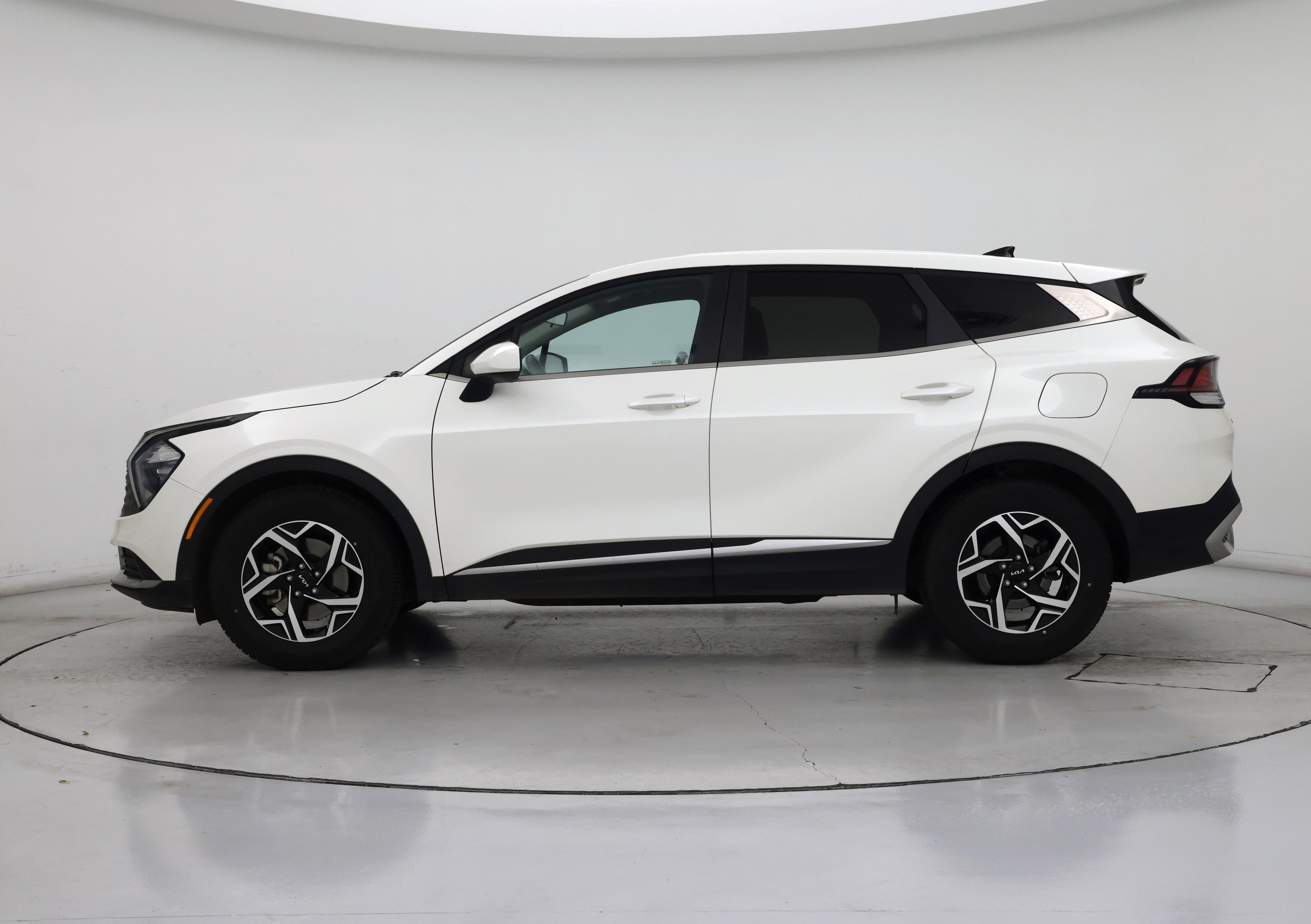 Thumbnail: 2023 Kia Sportage - 3