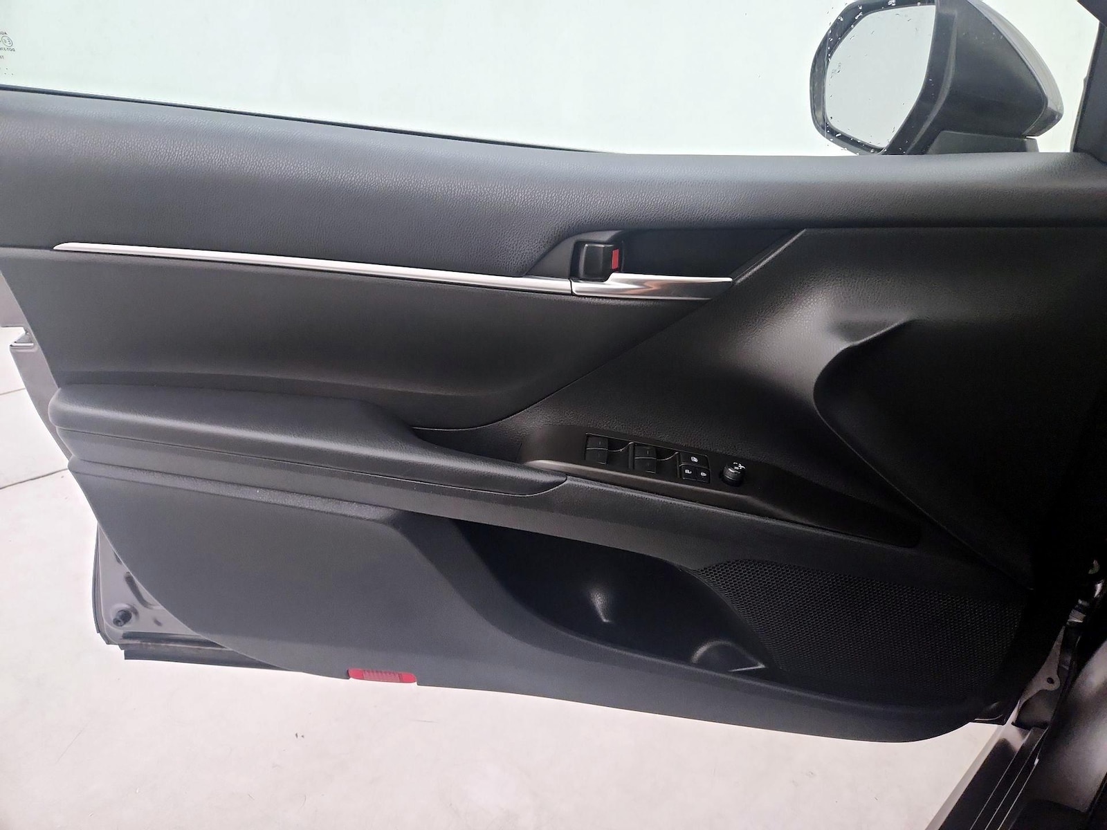 2022 Toyota Camry SE - Photo 13