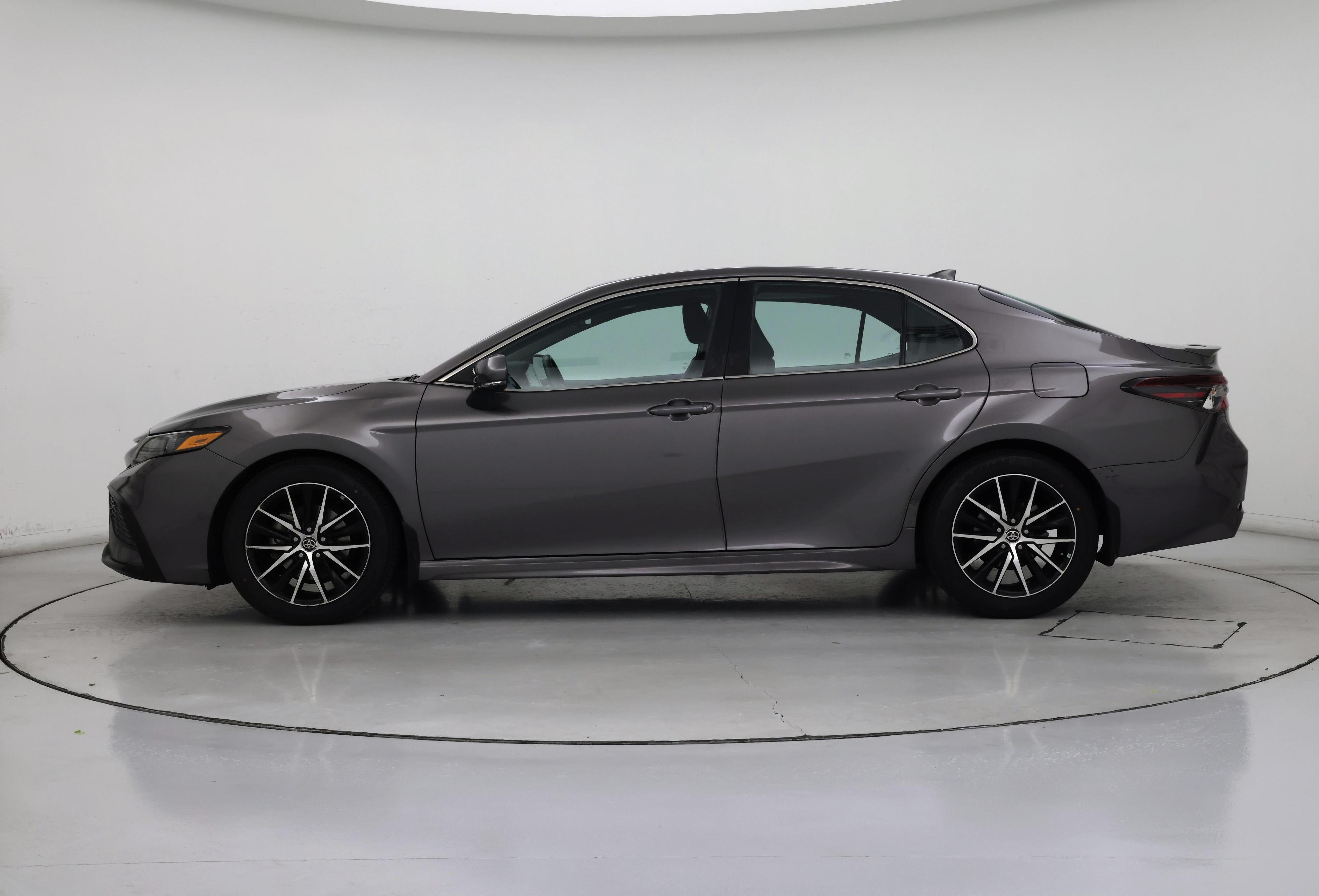 Thumbnail: 2022 Toyota Camry - 3