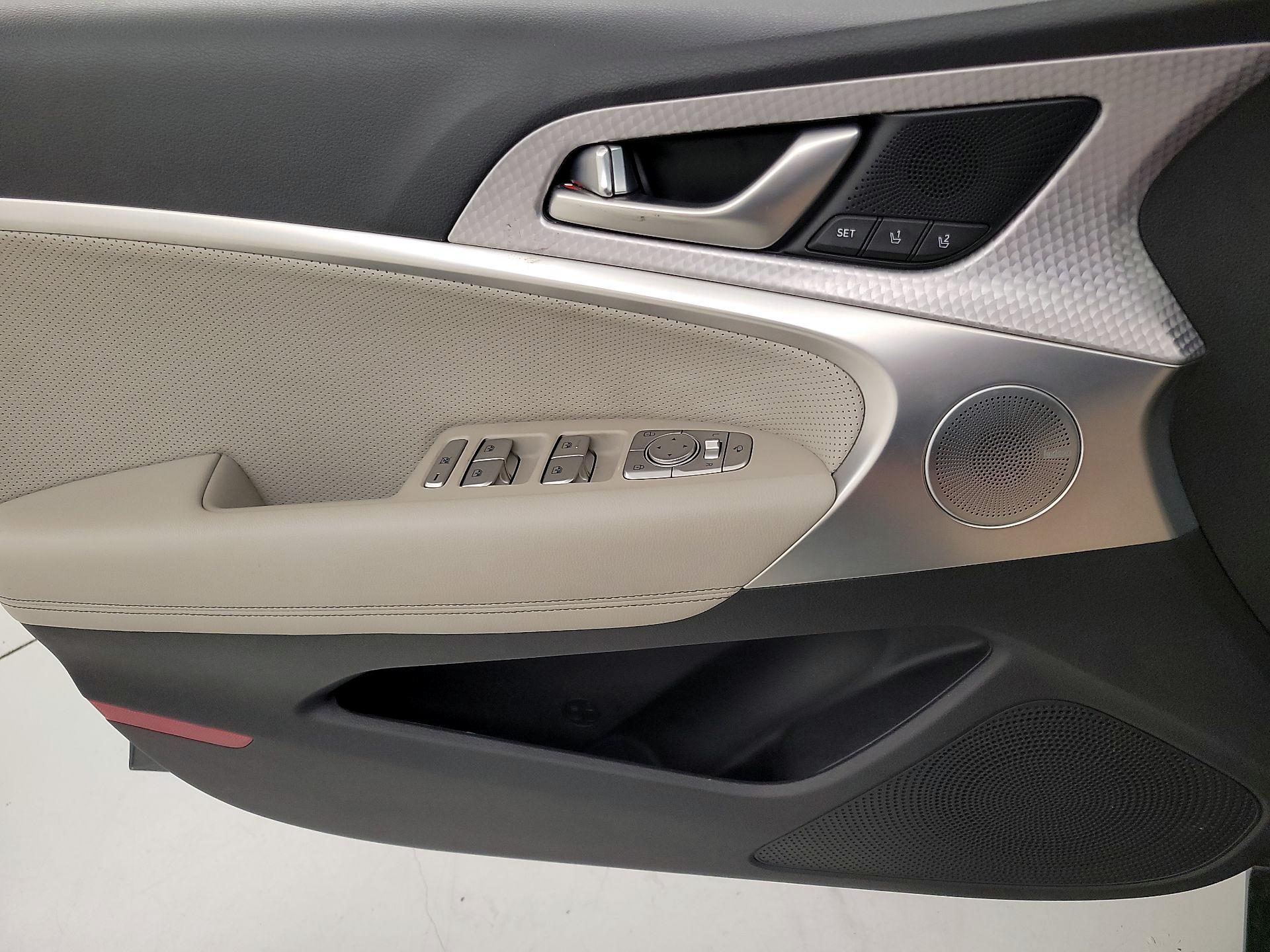 Thumbnail: 2023 Genesis G70 - 12