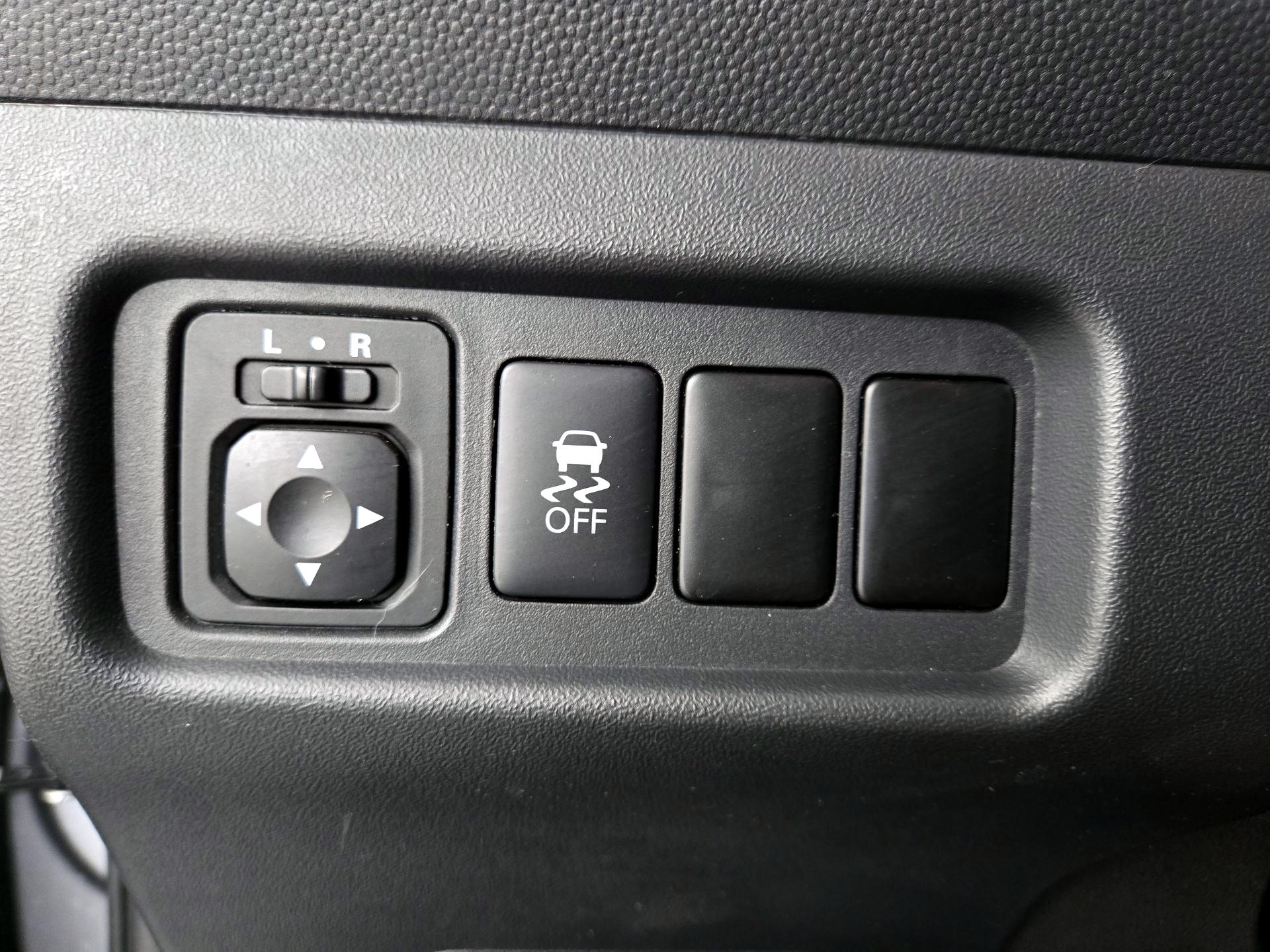 Thumbnail: 2018 Mitsubishi Mirage - 13