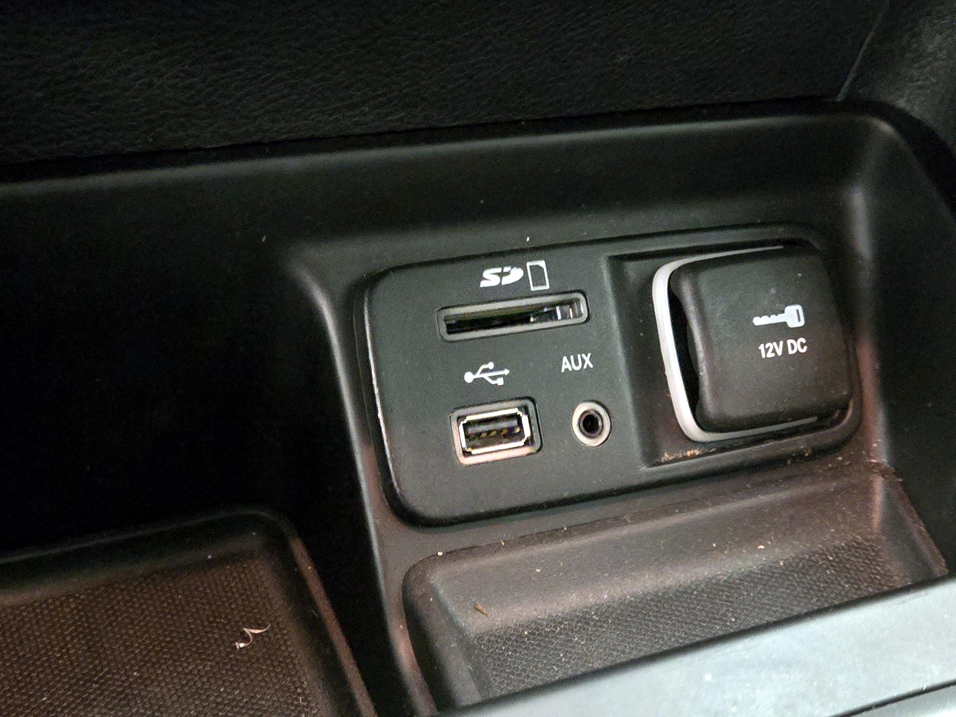 Thumbnail: 2016 Jeep Cherokee - 19