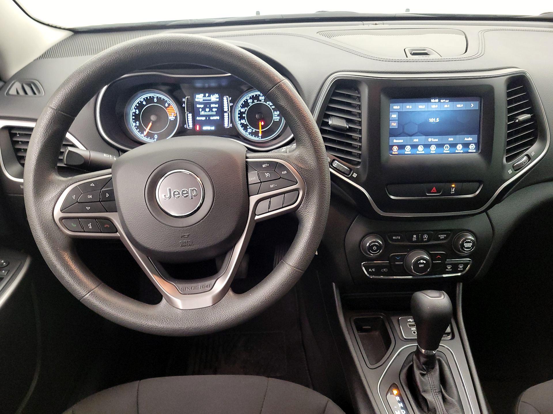 Thumbnail: 2021 Jeep Cherokee - 10