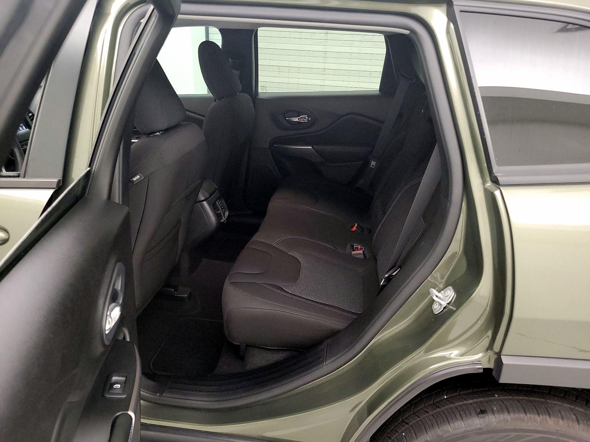 Thumbnail: 2021 Jeep Cherokee - 19