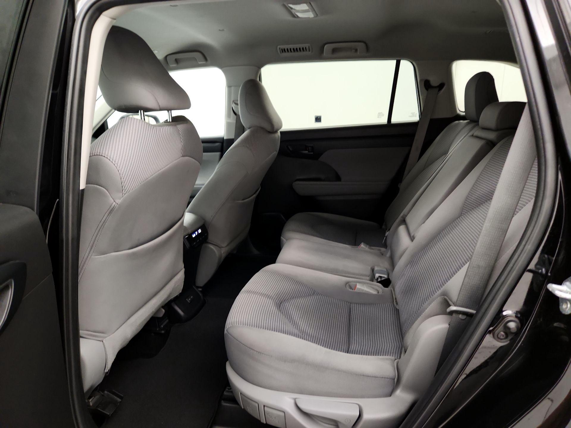 Thumbnail: 2023 Toyota Highlander - 19