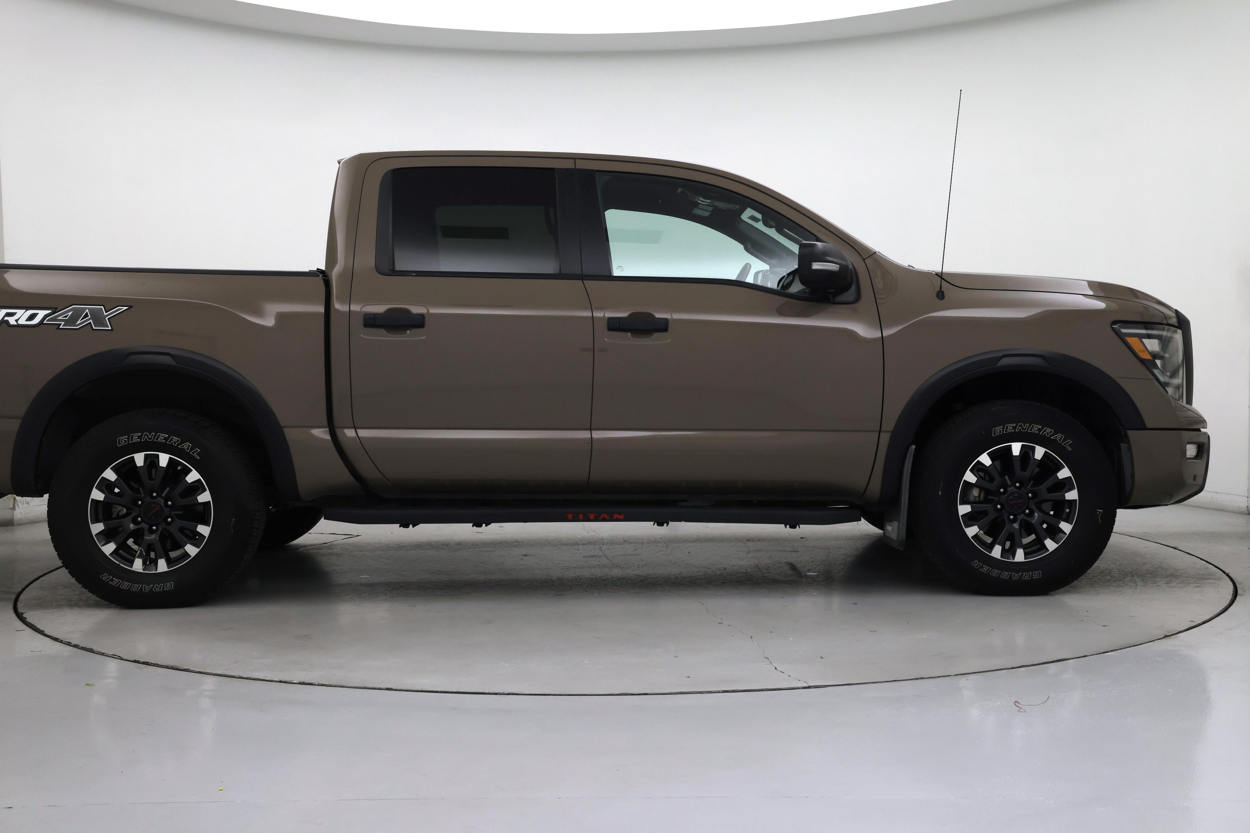 Thumbnail: 2021 Nissan Titan - 7