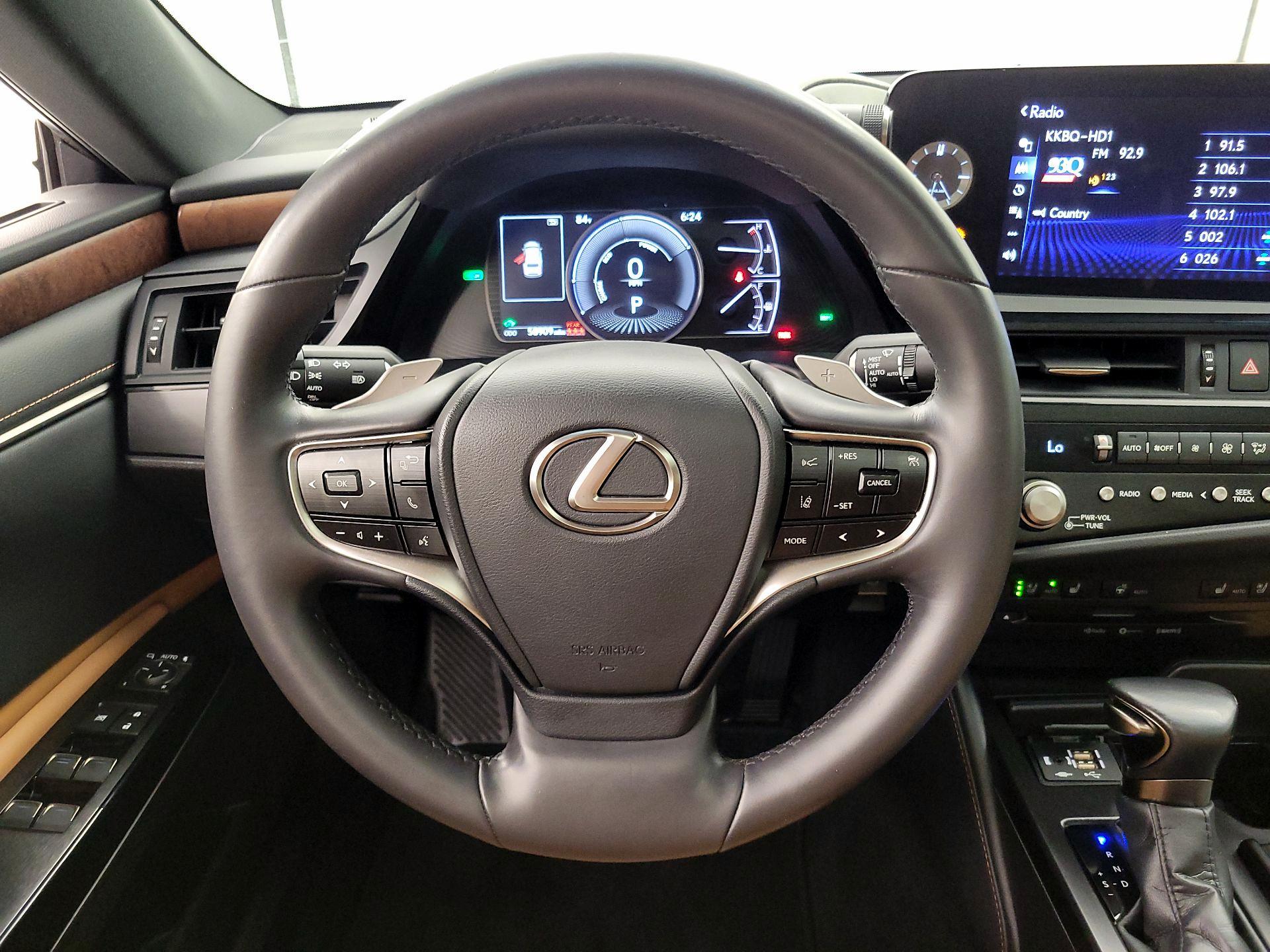 Thumbnail: 2022 Lexus ES - 10
