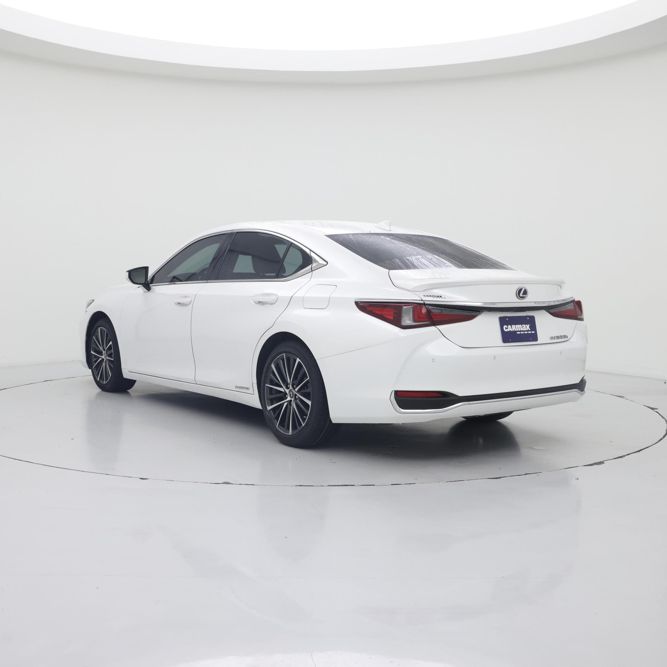 Thumbnail: 2022 Lexus ES - 2