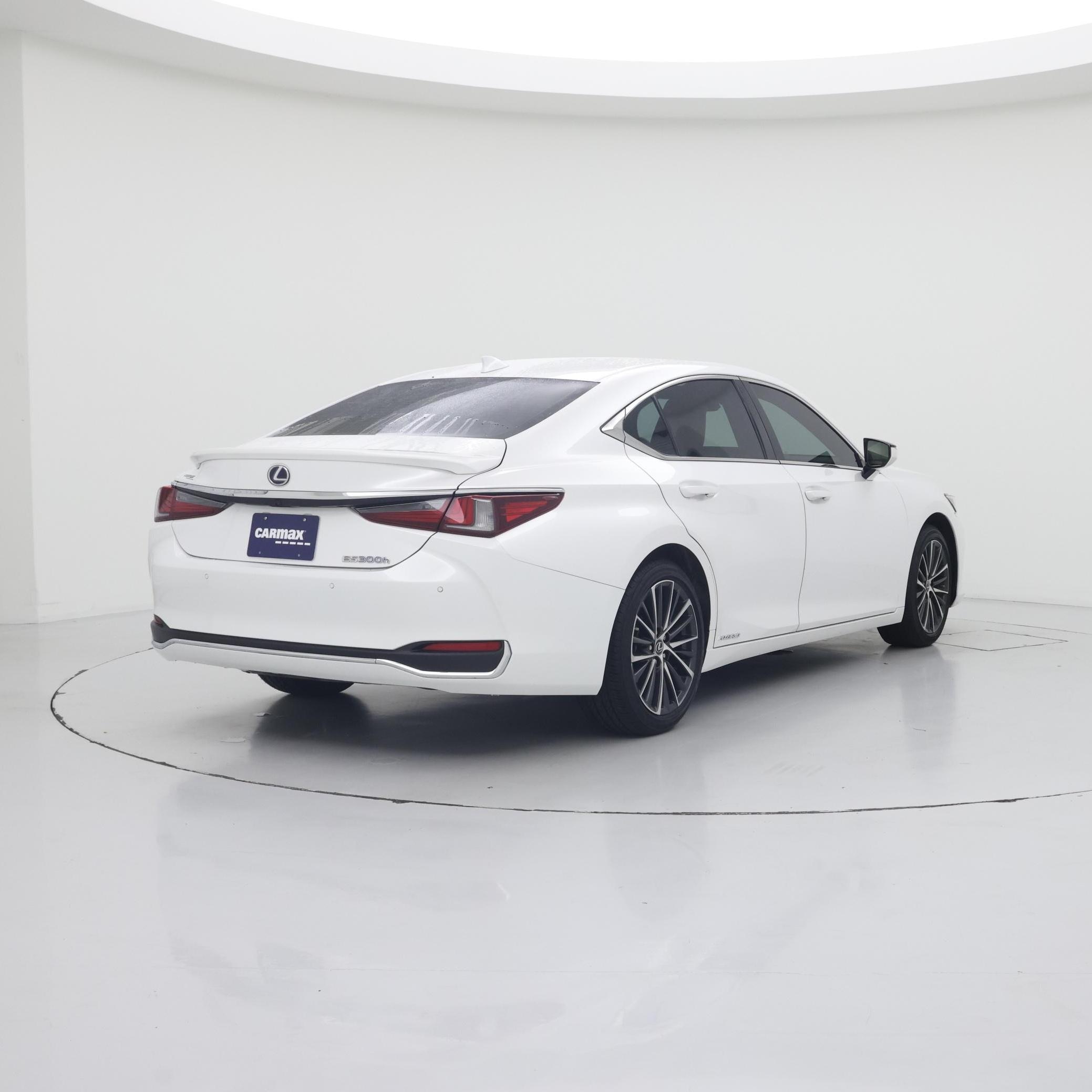 Thumbnail: 2022 Lexus ES - 8