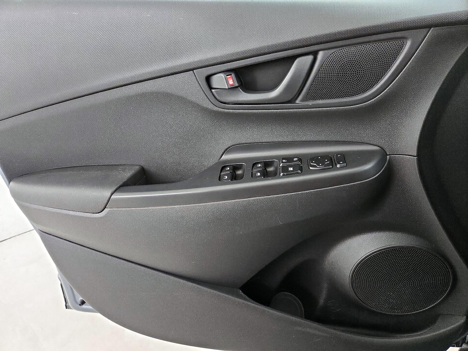 2020 Hyundai Kona SEL - Photo 13