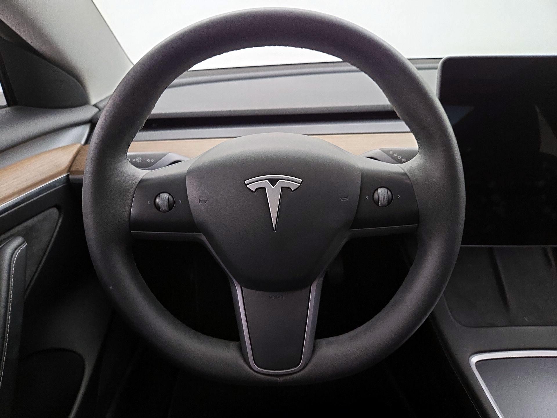 Thumbnail: 2023 Tesla Model 3 - 10