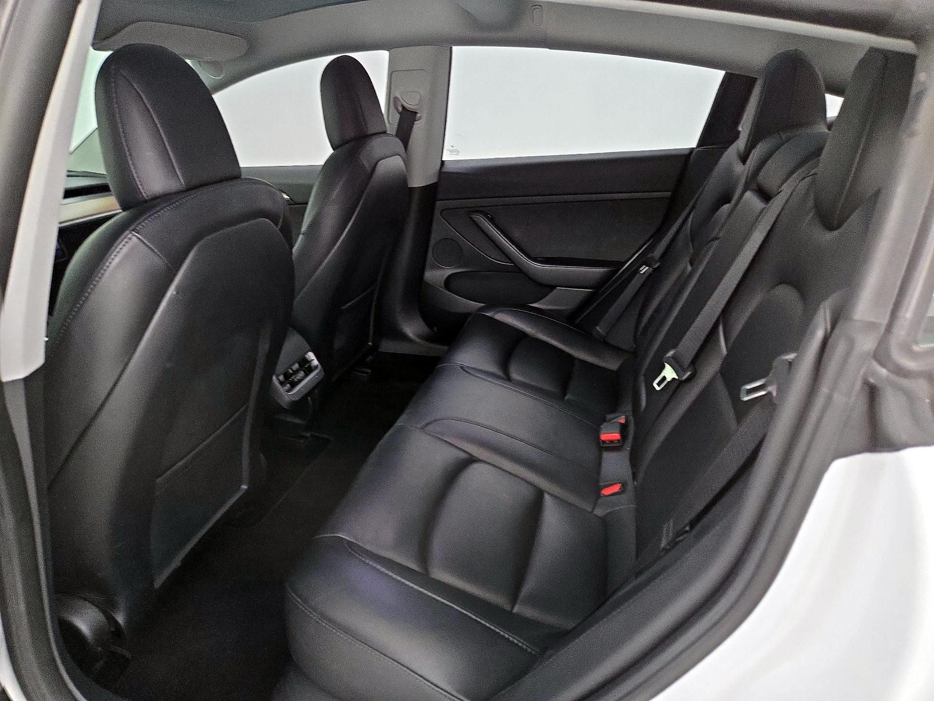 Thumbnail: 2023 Tesla Model 3 - 19
