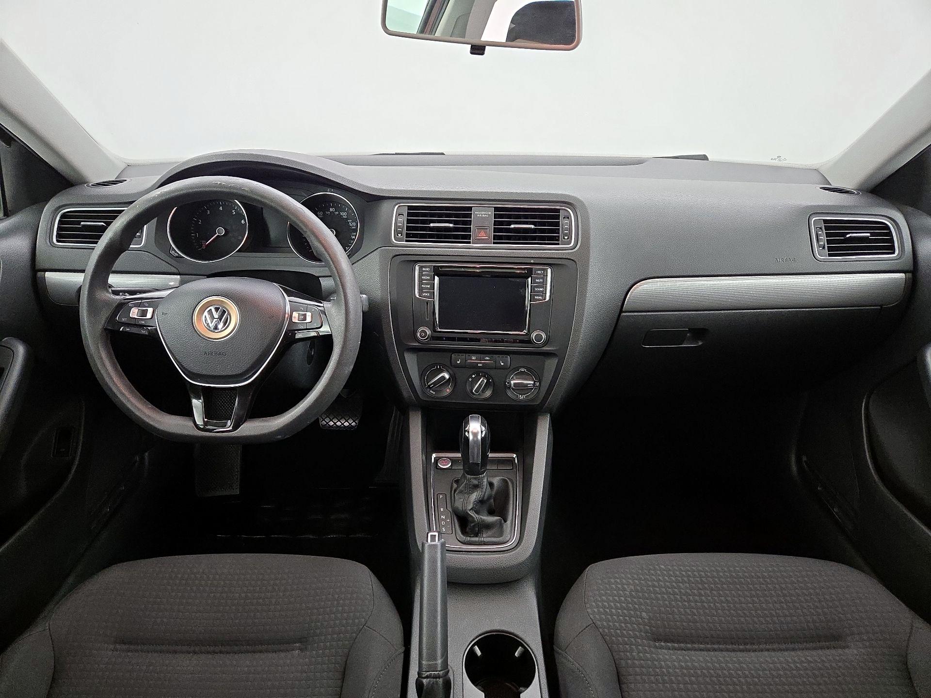 Thumbnail: 2016 Volkswagen Jetta - 9
