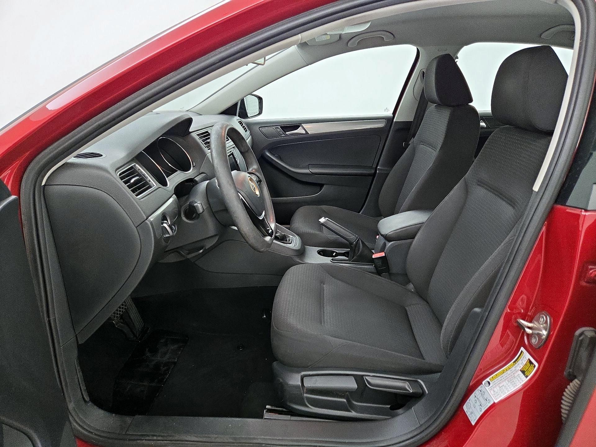 Thumbnail: 2016 Volkswagen Jetta - 11