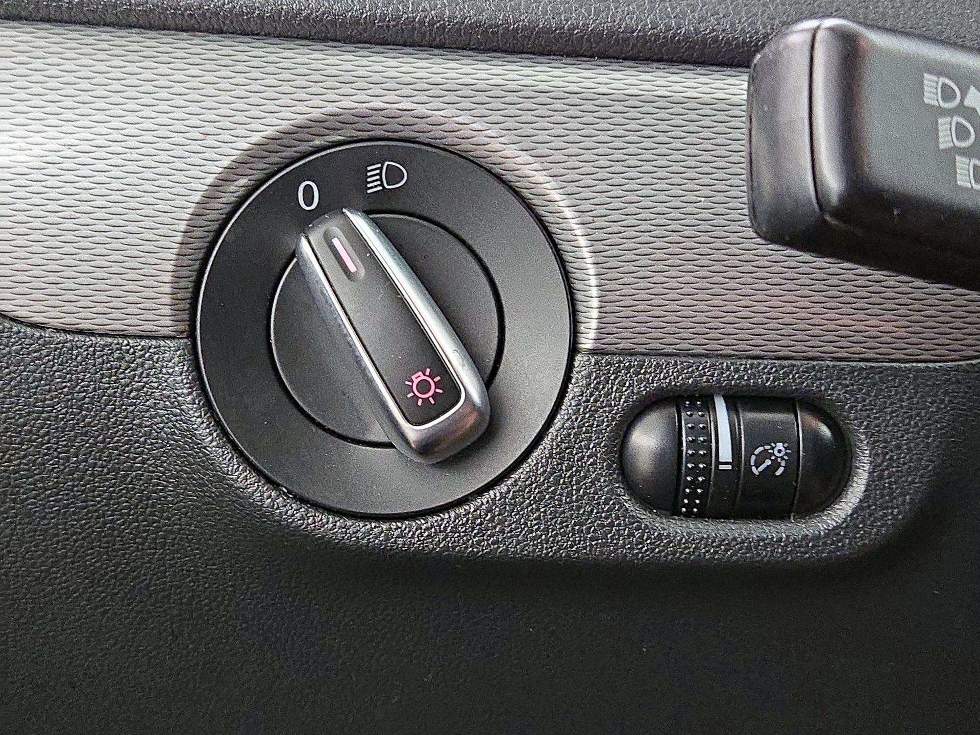 Thumbnail: 2016 Volkswagen Jetta - 13