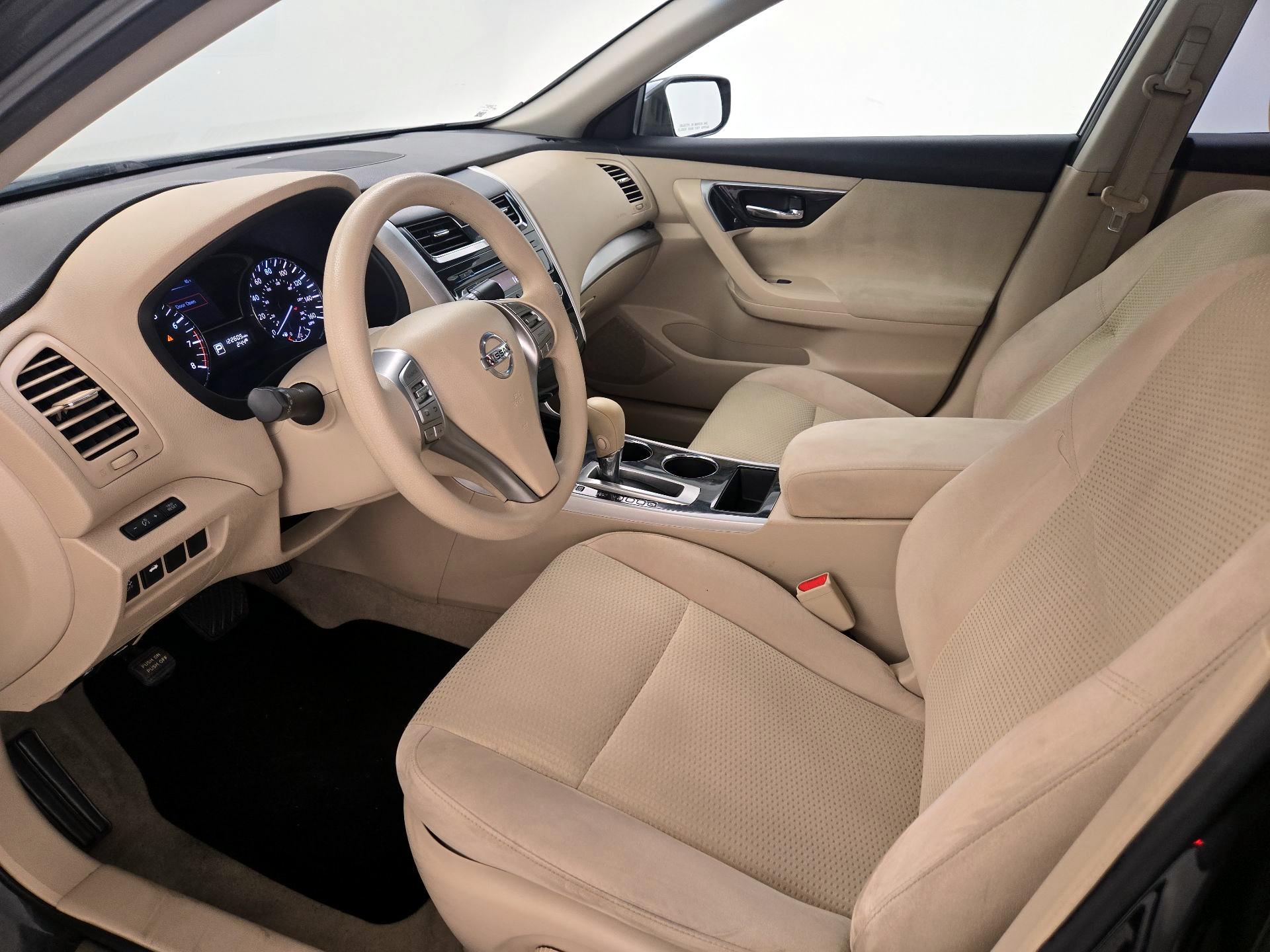Thumbnail: 2014 Nissan Altima - 11