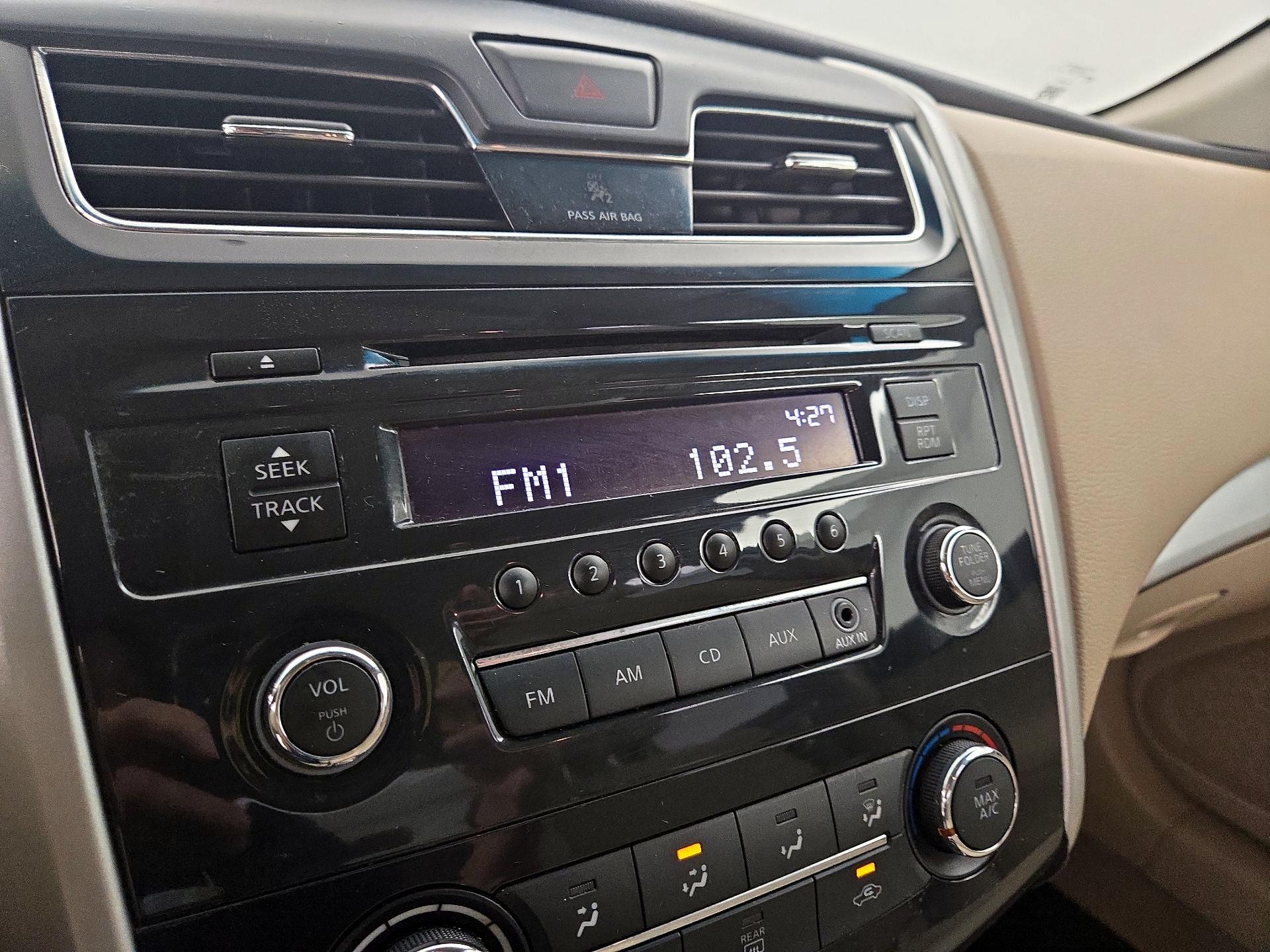 Thumbnail: 2014 Nissan Altima - 14