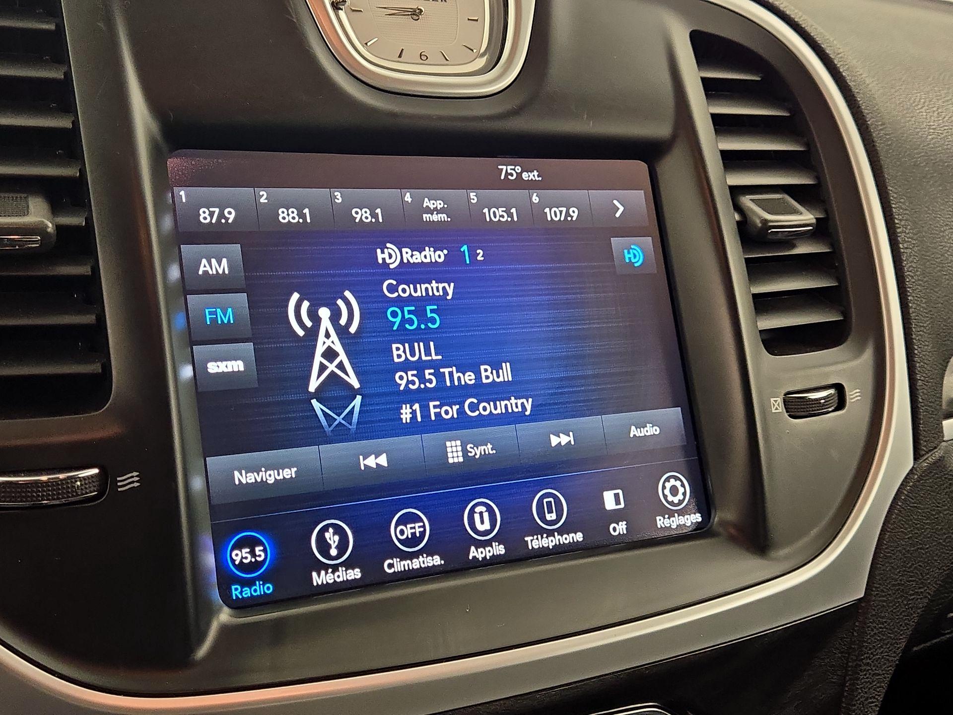 Thumbnail: 2018 Chrysler 300 - 15