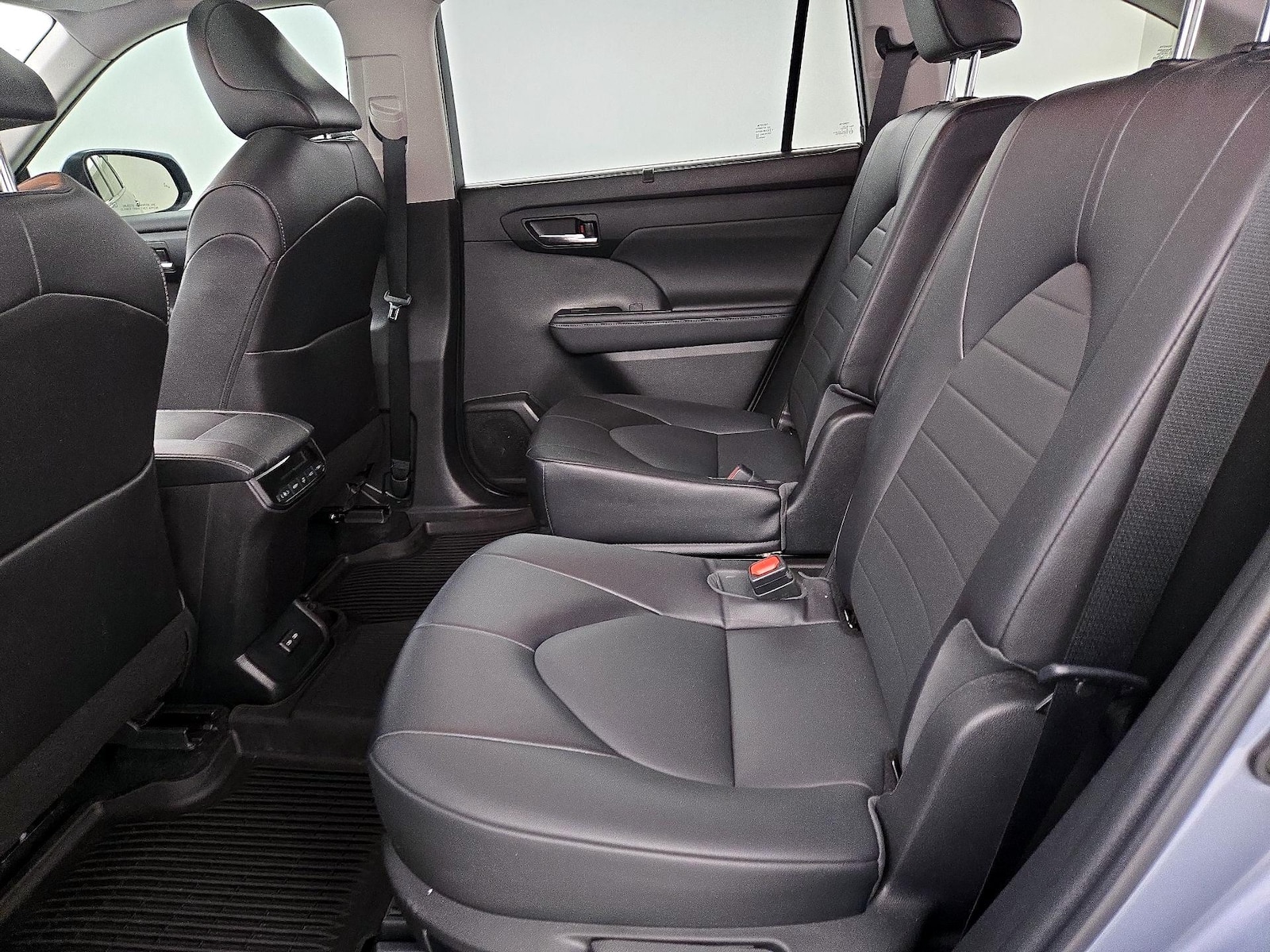 2022 Toyota Highlander XLE - Photo 22