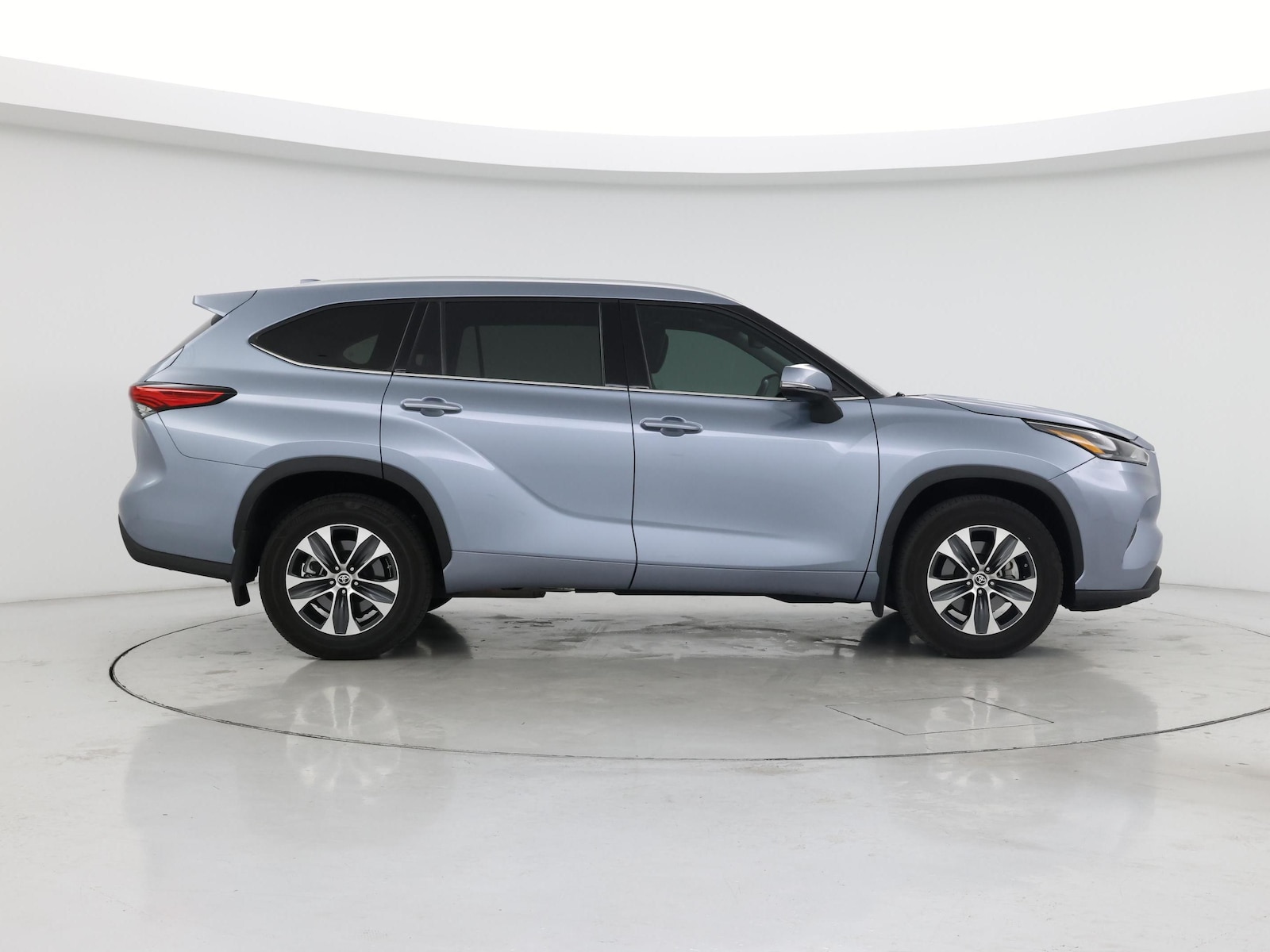 2022 Toyota Highlander XLE - Photo 8
