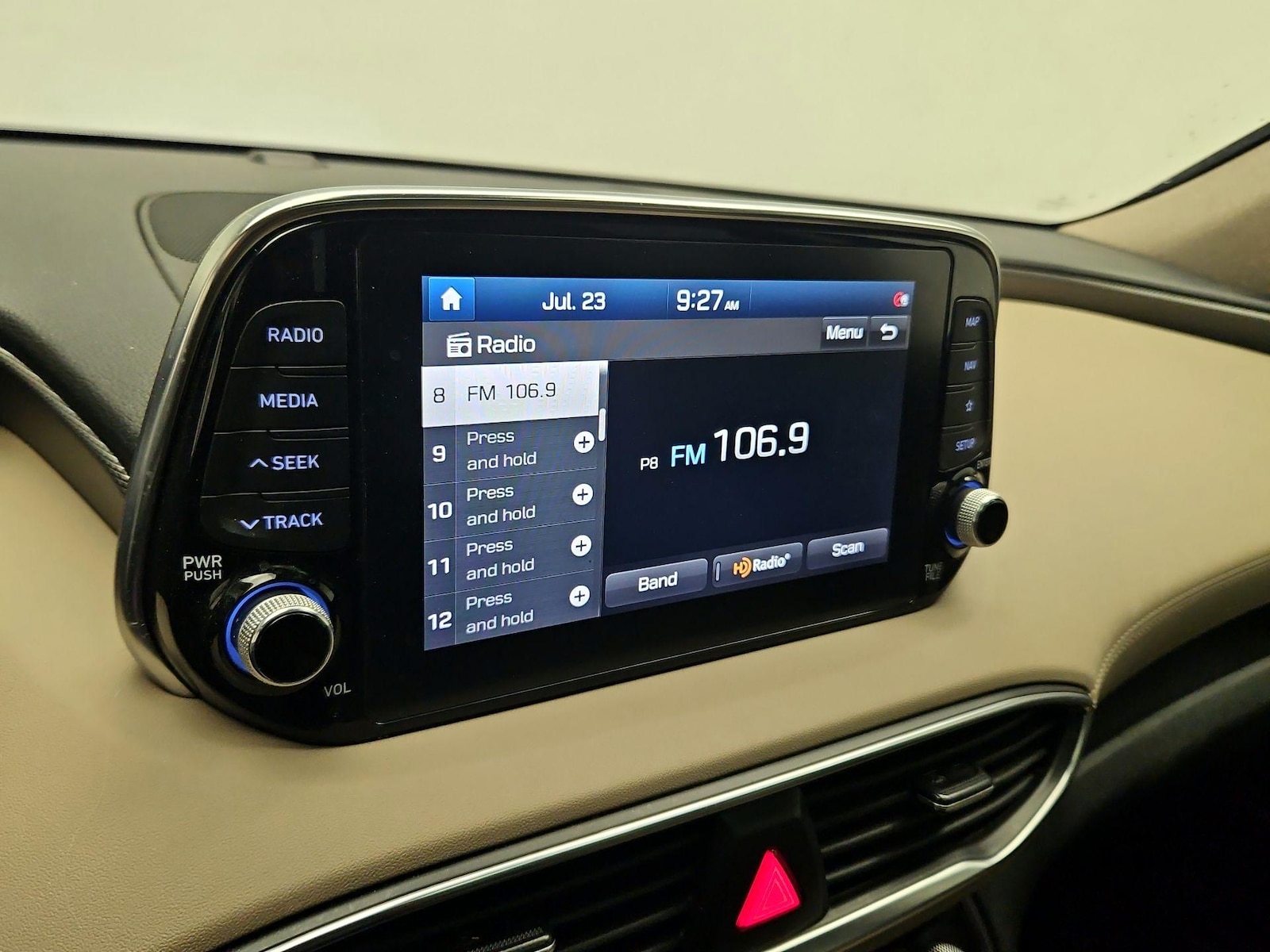 2020 Hyundai Santa Fe Limited - Photo 17
