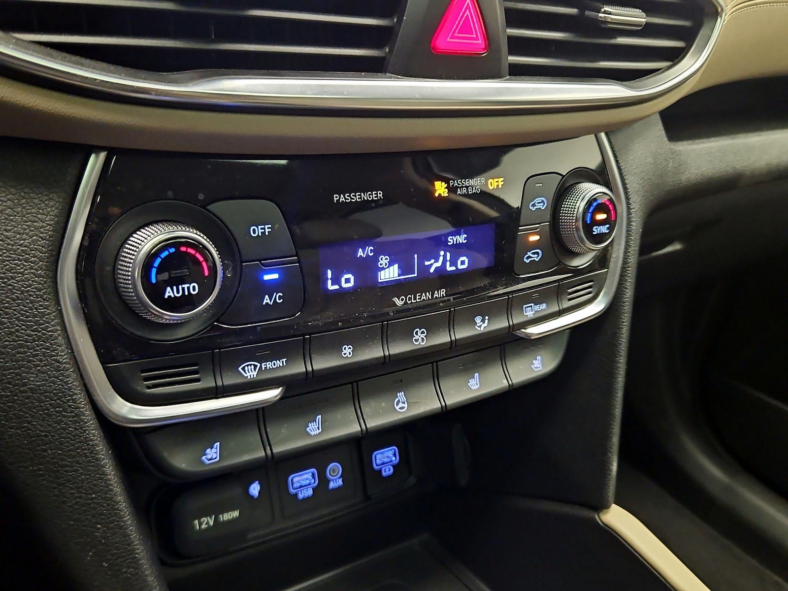 2020 Hyundai Santa Fe Limited - Photo 18