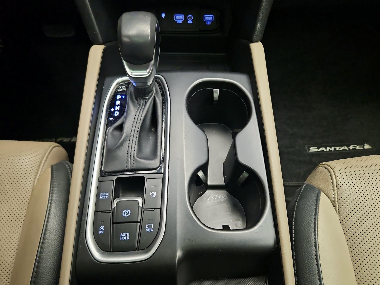 2020 Hyundai Santa Fe Limited - Photo 19