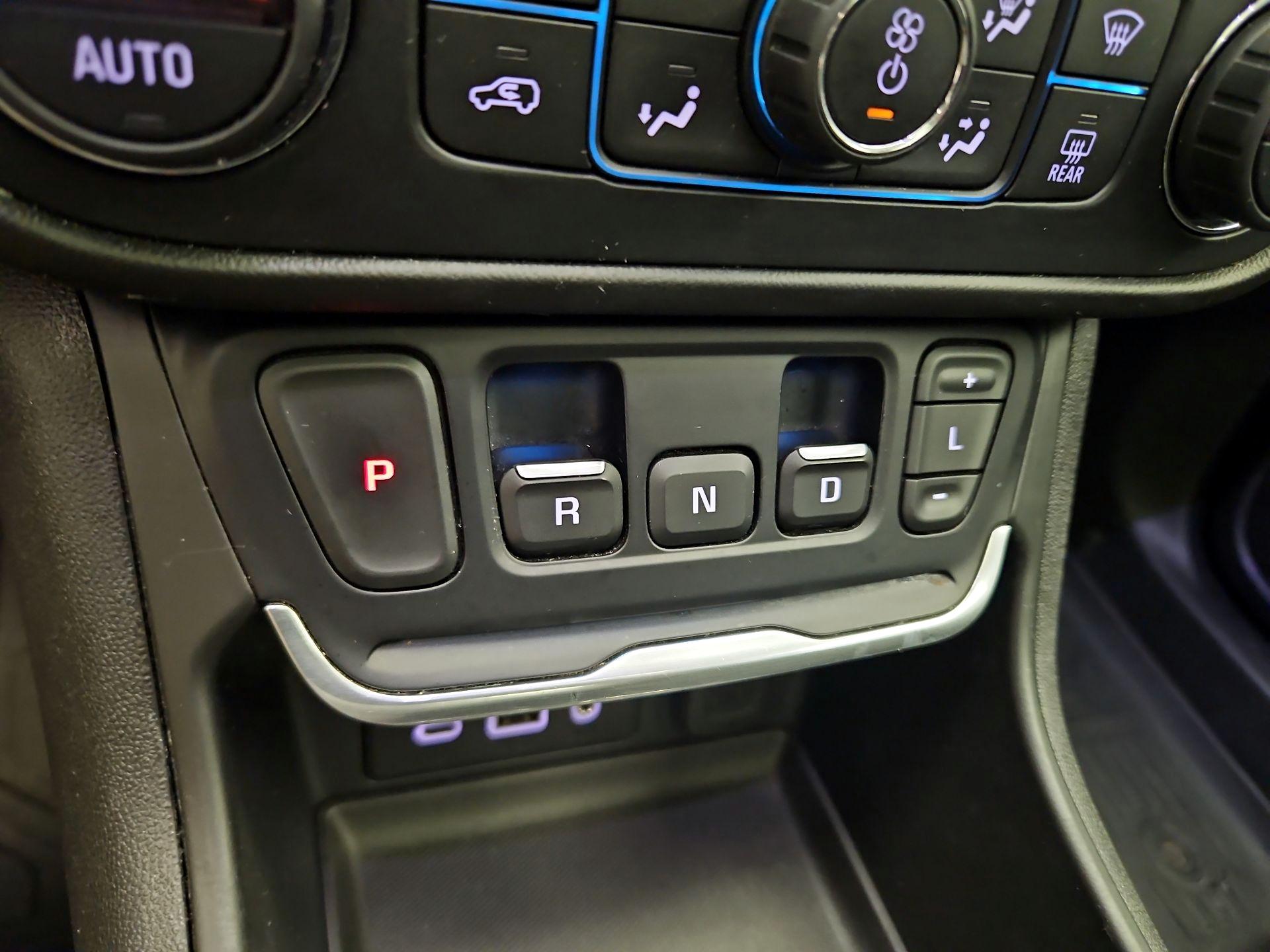 Thumbnail: 2021 GMC Terrain - 17
